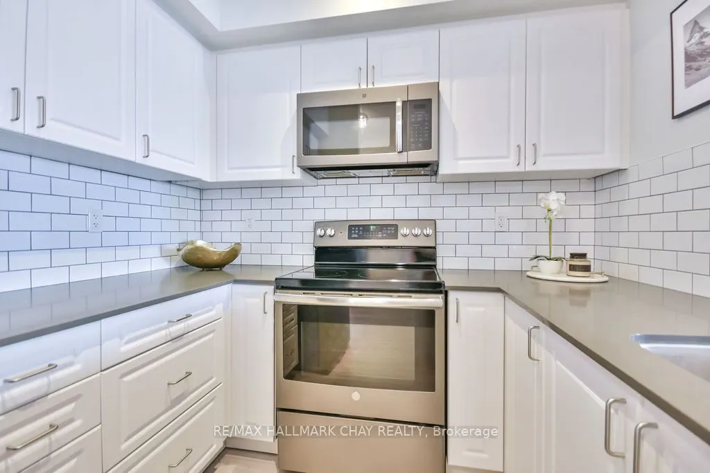 299 Cundles Road E, #507