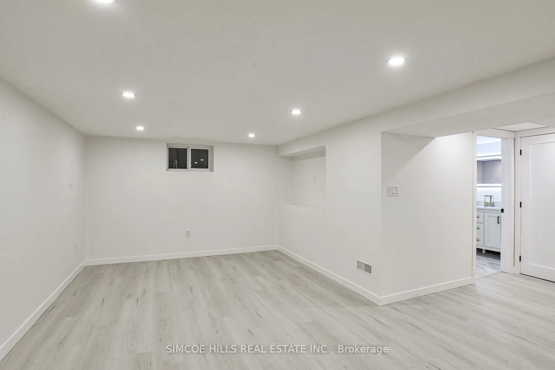 106 NORTH Street W