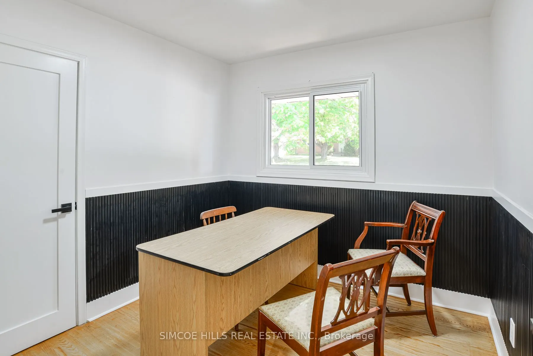 106 NORTH Street W