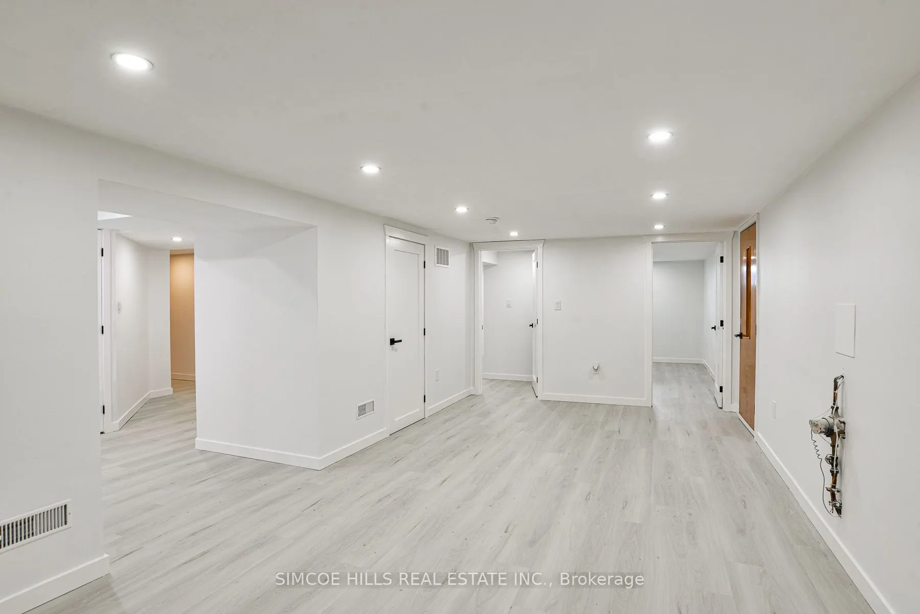 106 NORTH Street W