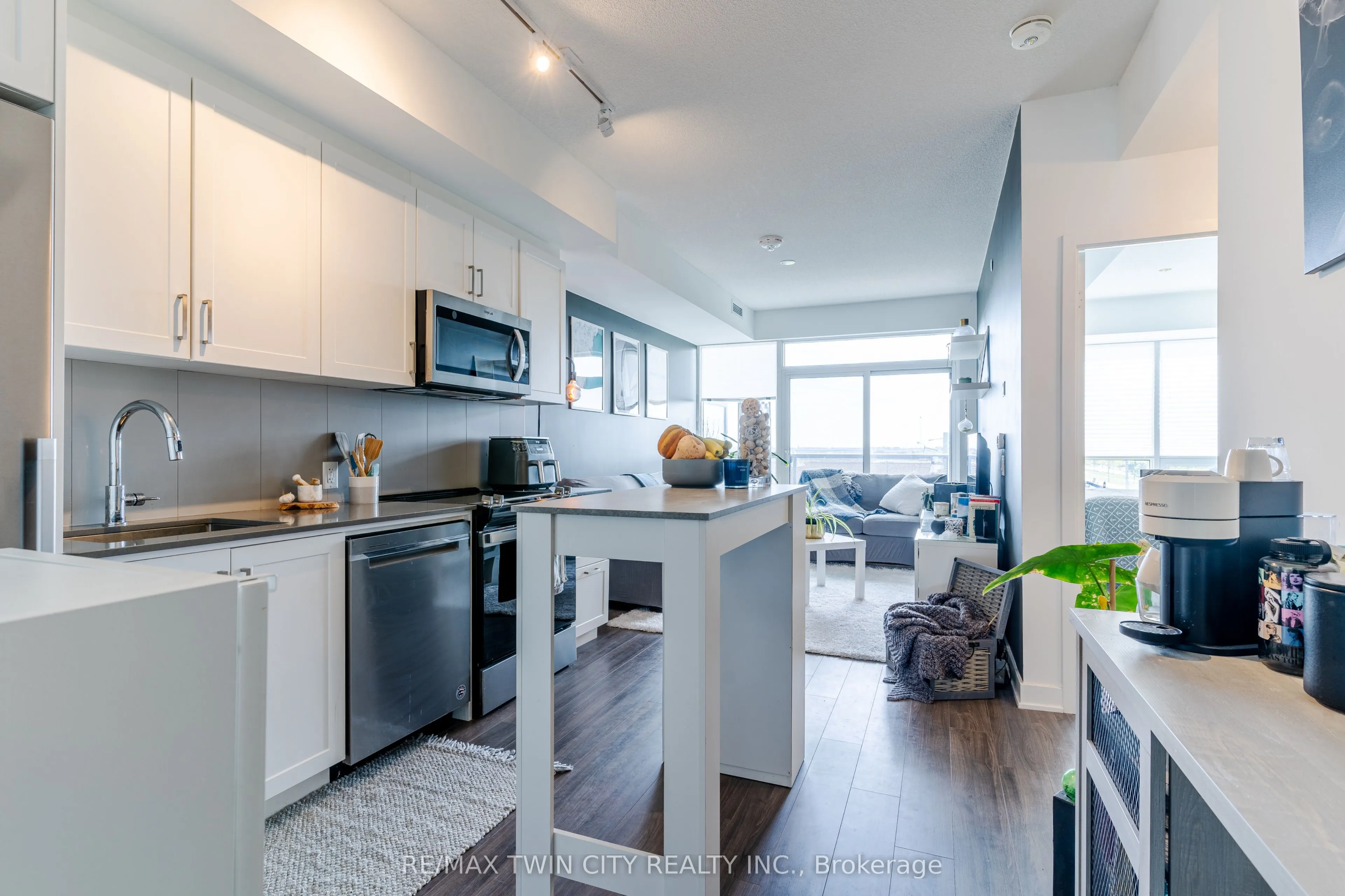 681 Yonge Street, #409