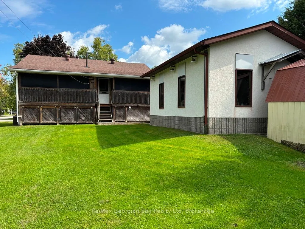 16 COMMUNITY CENTRE Drive