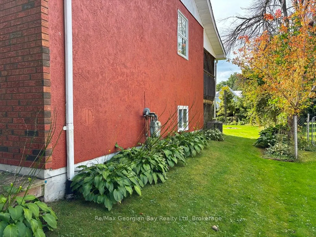 16 COMMUNITY CENTRE Drive
