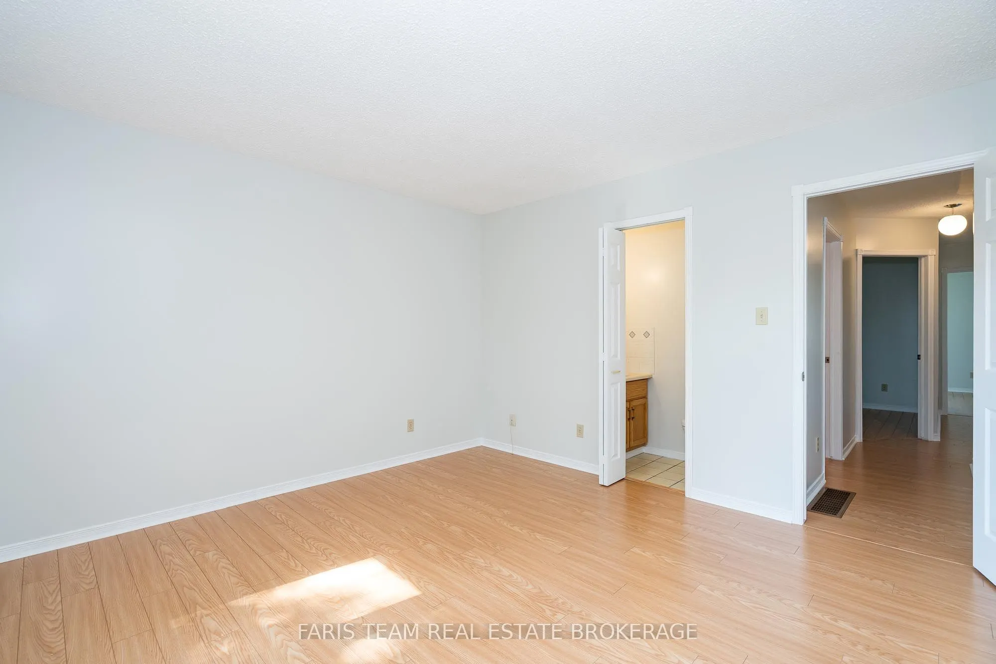 25 Bridle Road