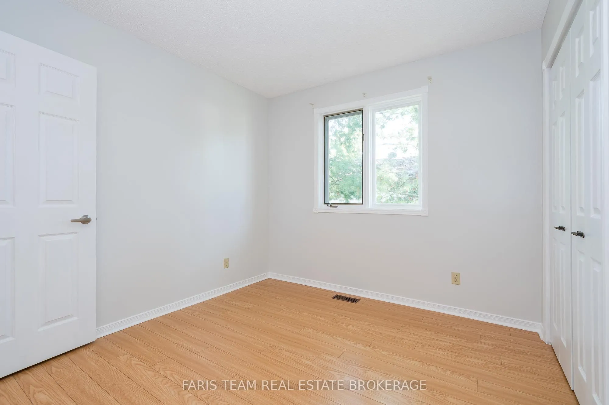 25 Bridle Road
