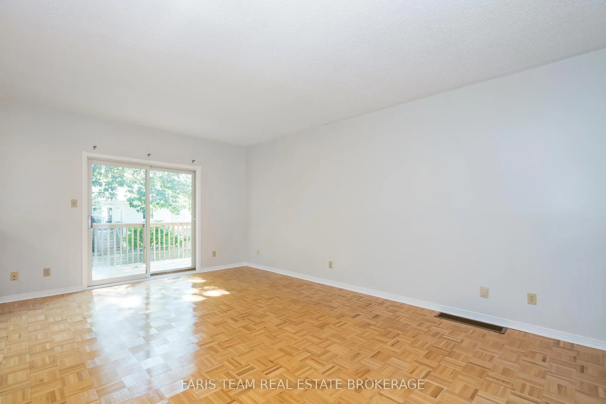 25 Bridle Road