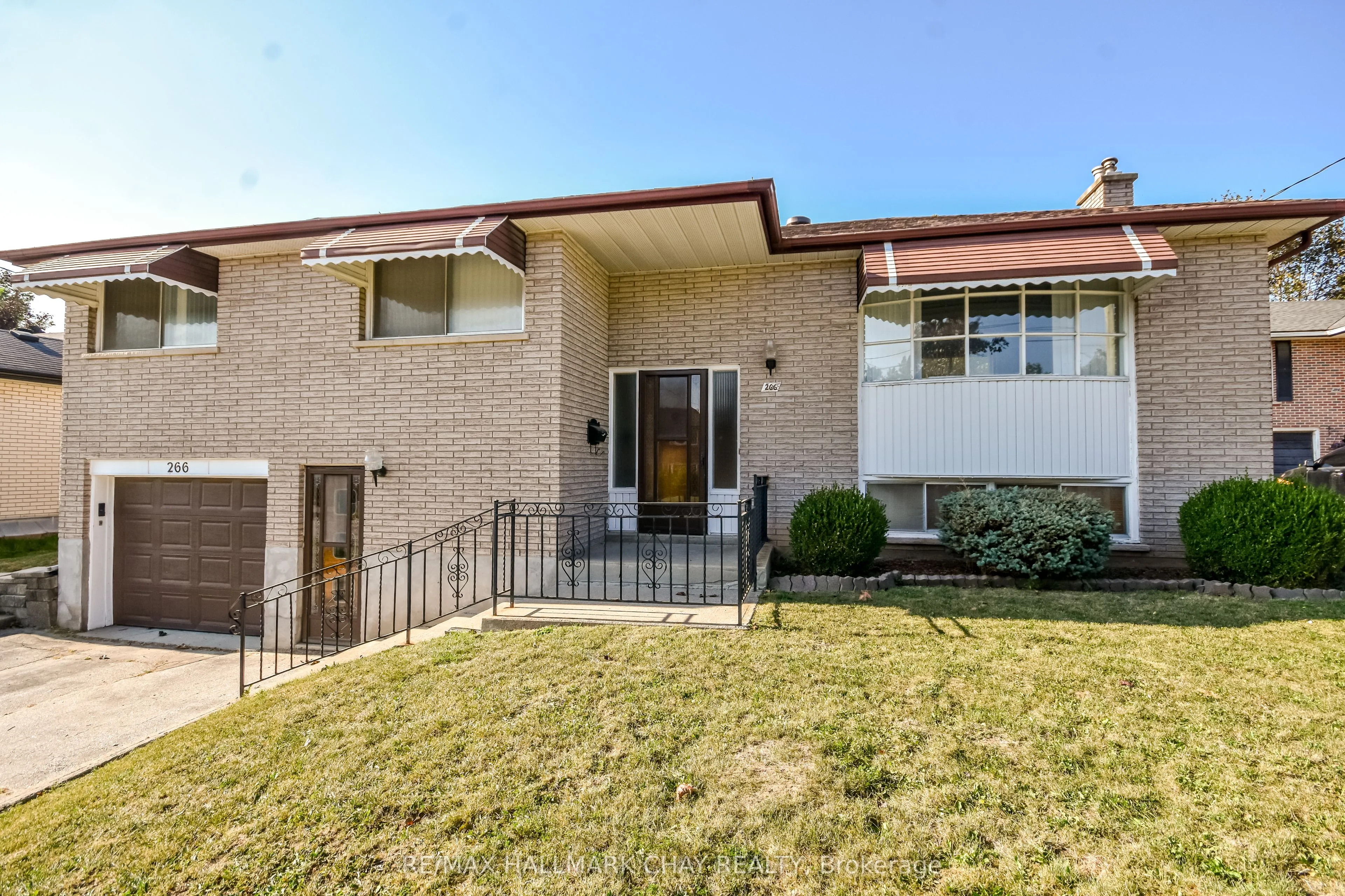 266 Grove Street E