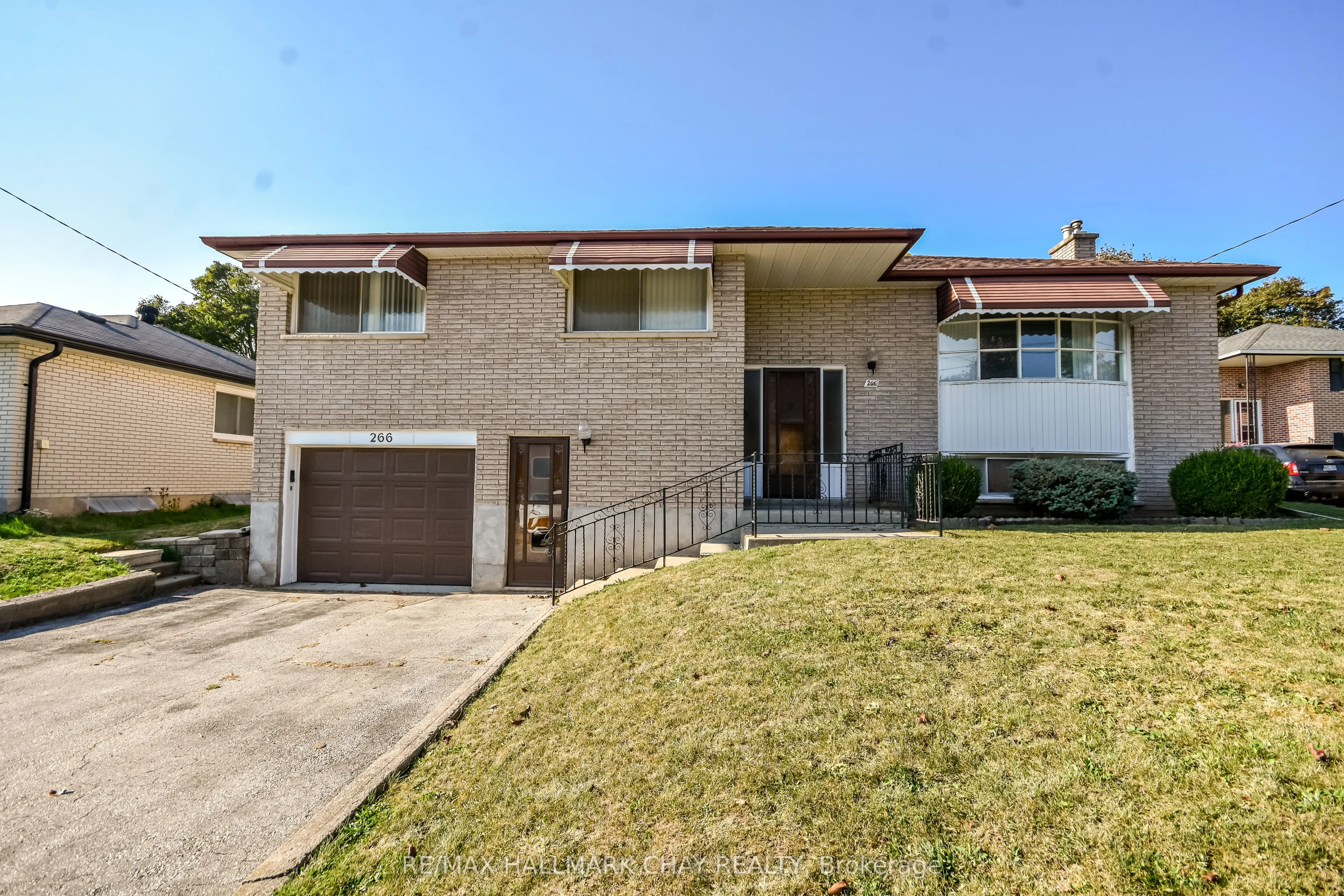 266 Grove Street E