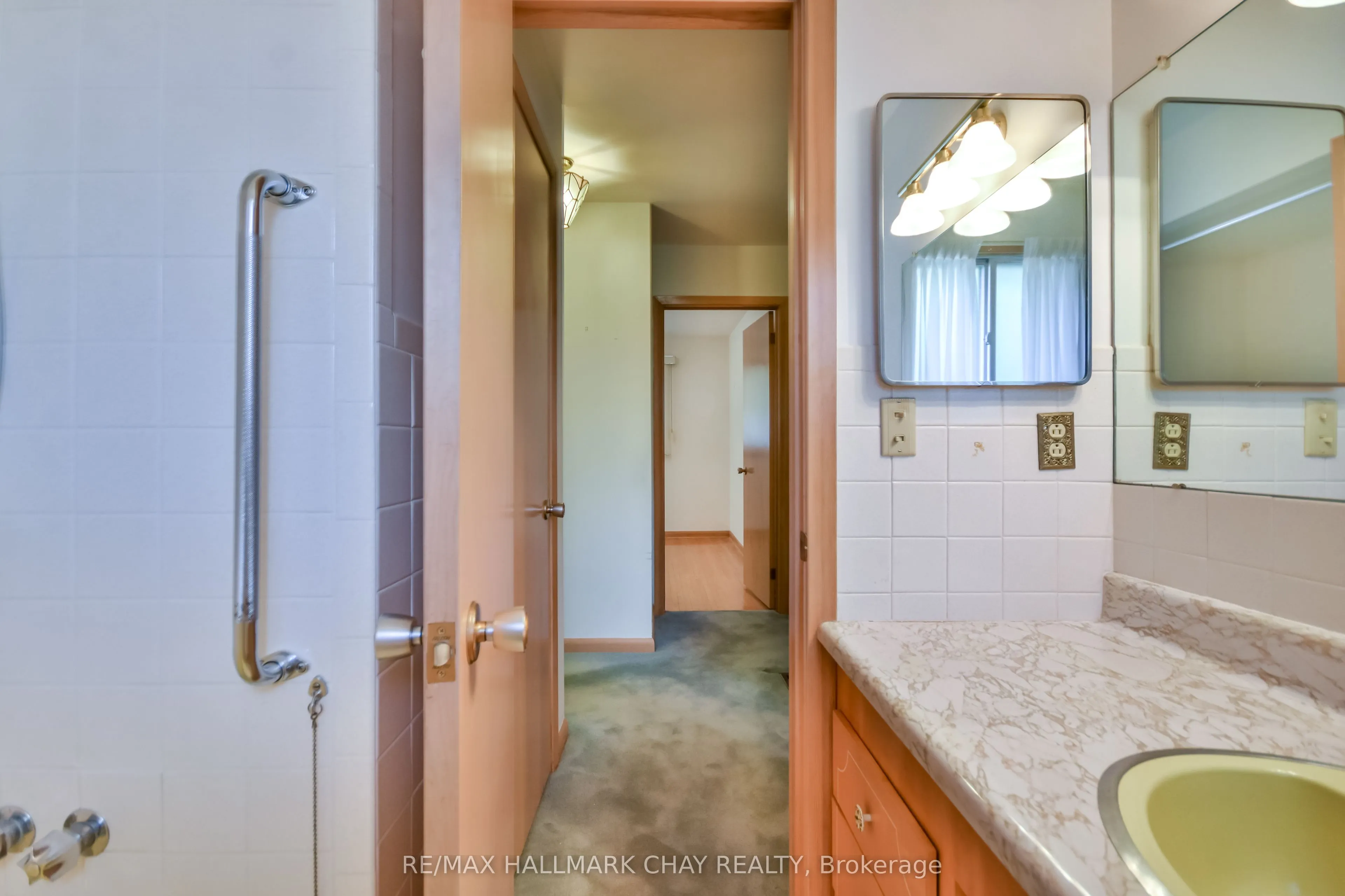 266 Grove Street E