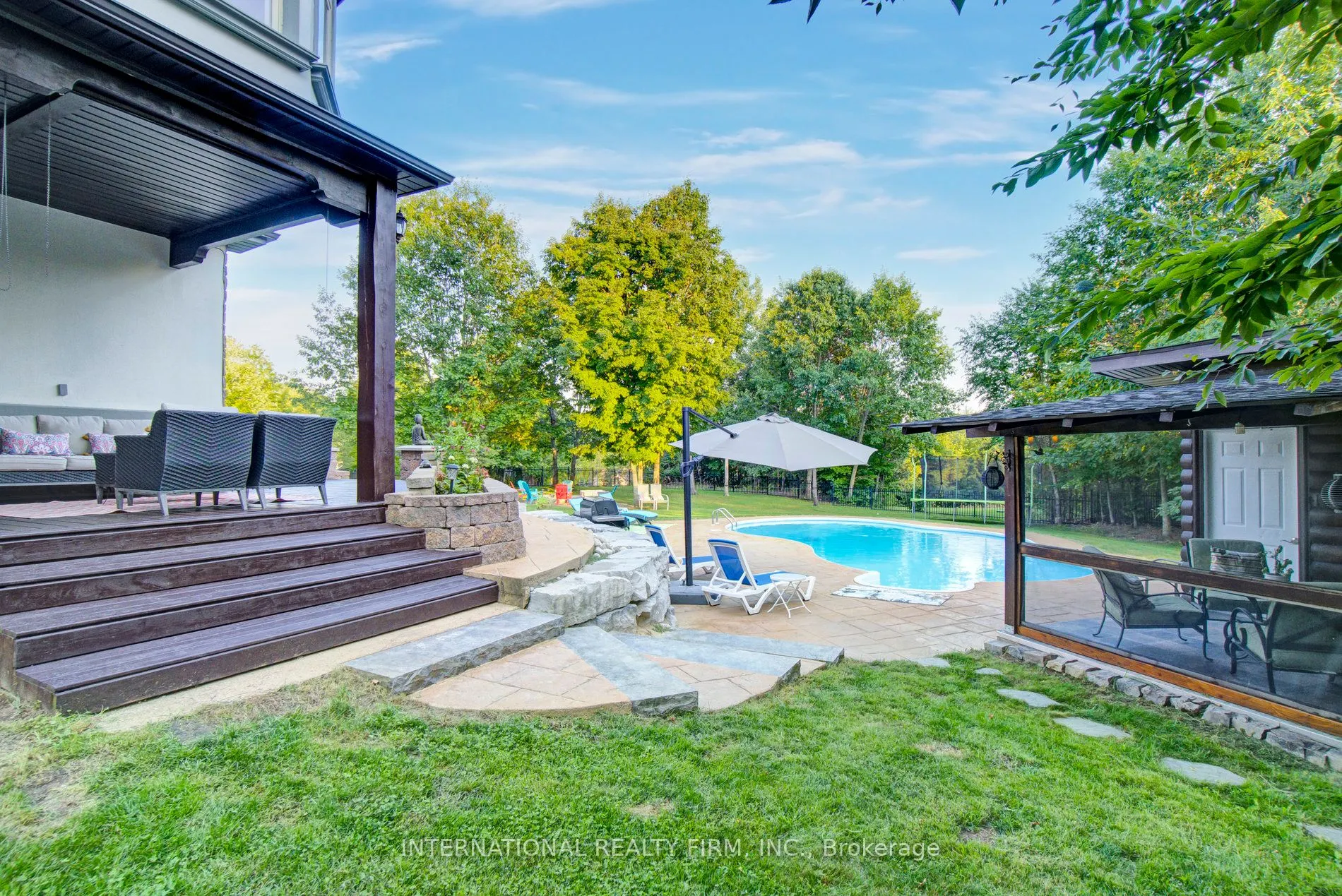 6 Pinehurst Lane