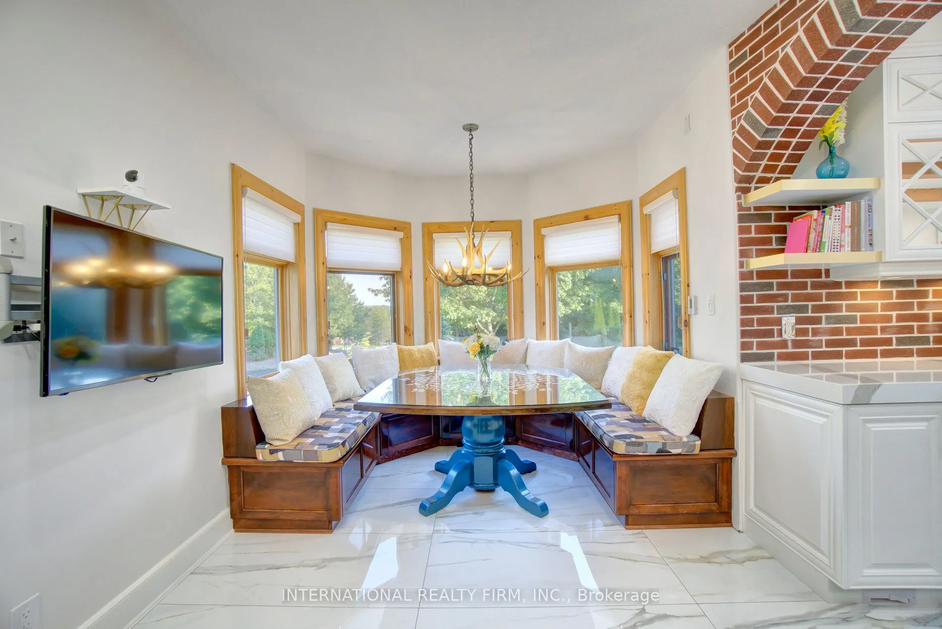 6 Pinehurst Lane
