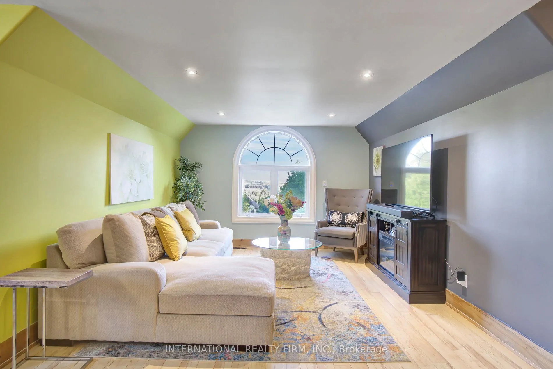 6 Pinehurst Lane