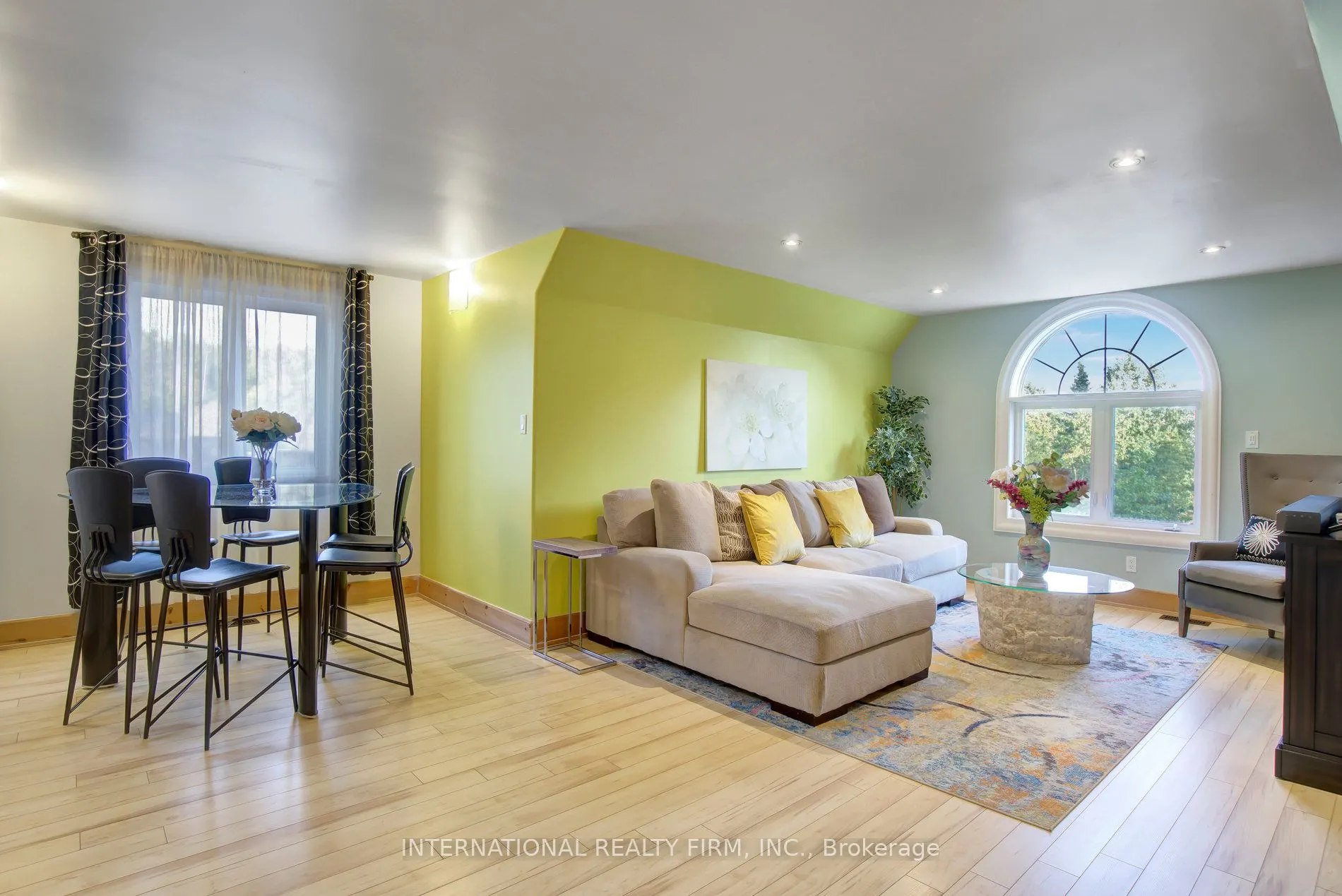 6 Pinehurst Lane