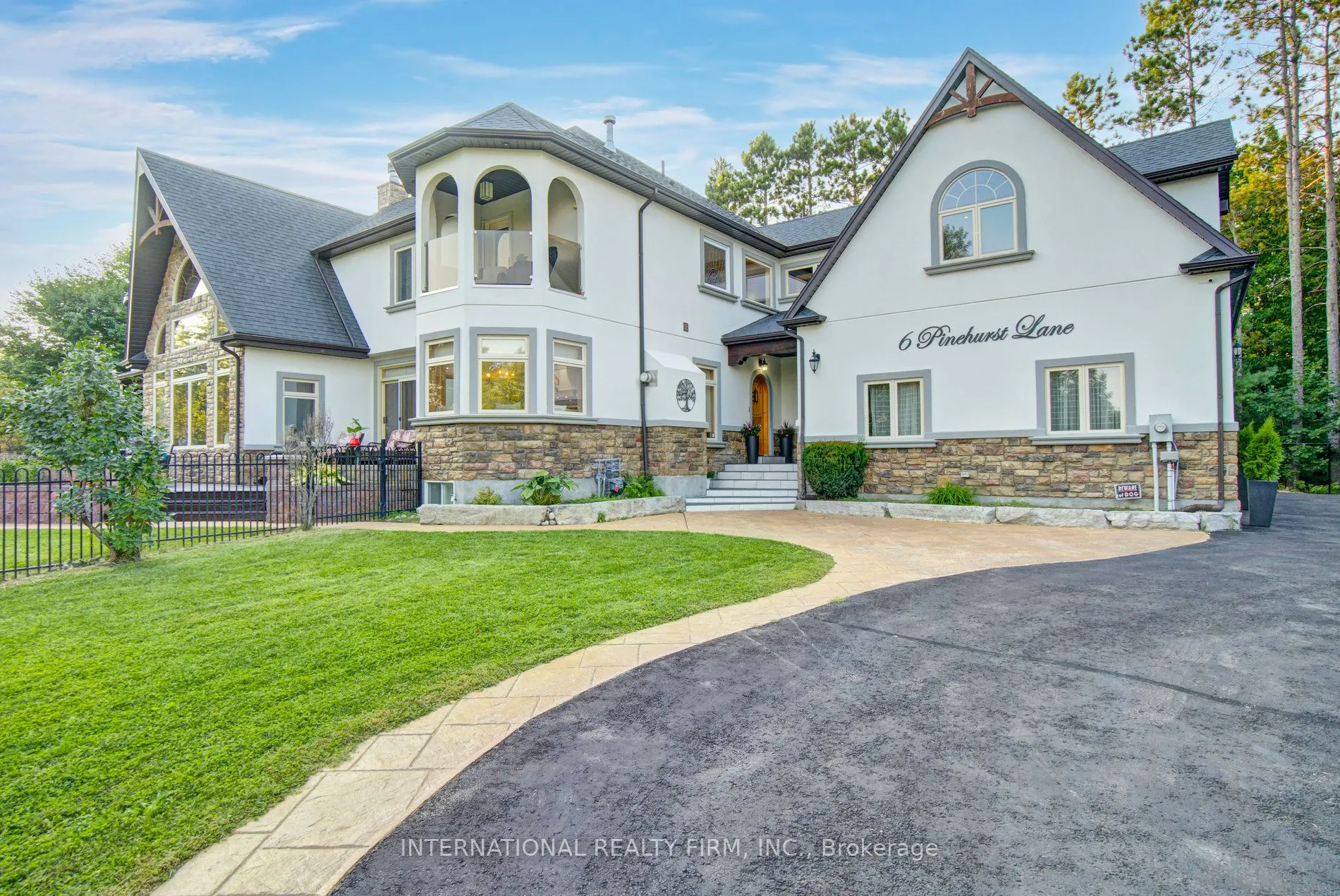 6 Pinehurst Lane