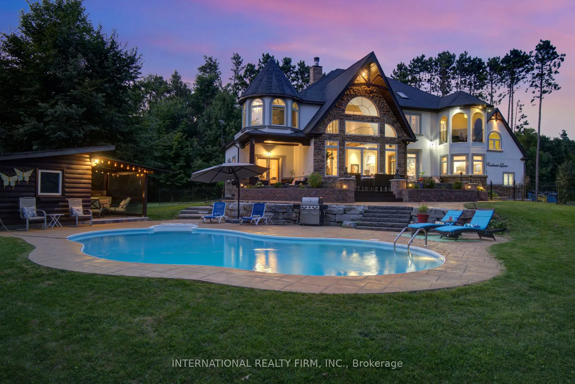 6 Pinehurst Lane
