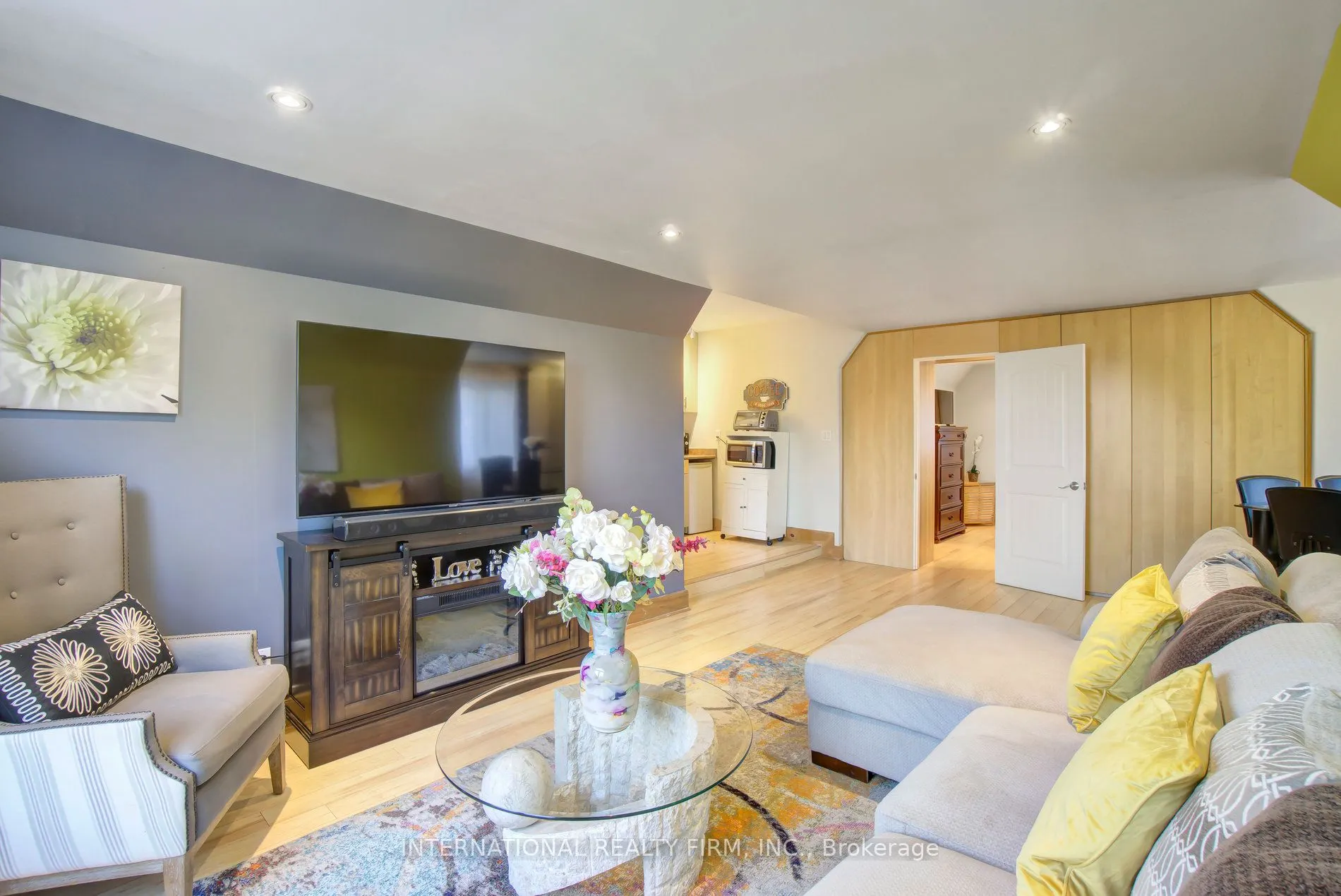 6 Pinehurst Lane