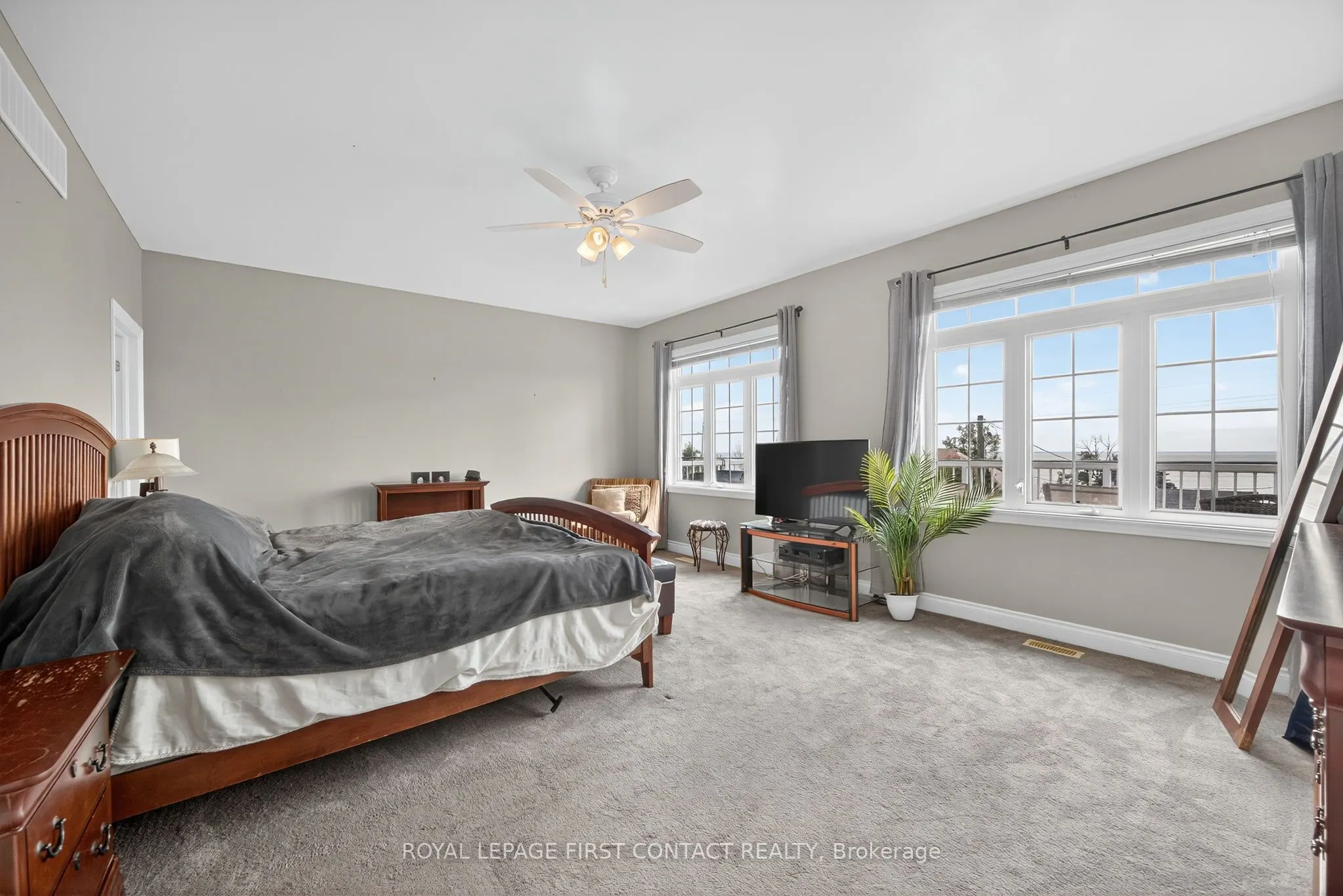 2258 Lakeshore Road E