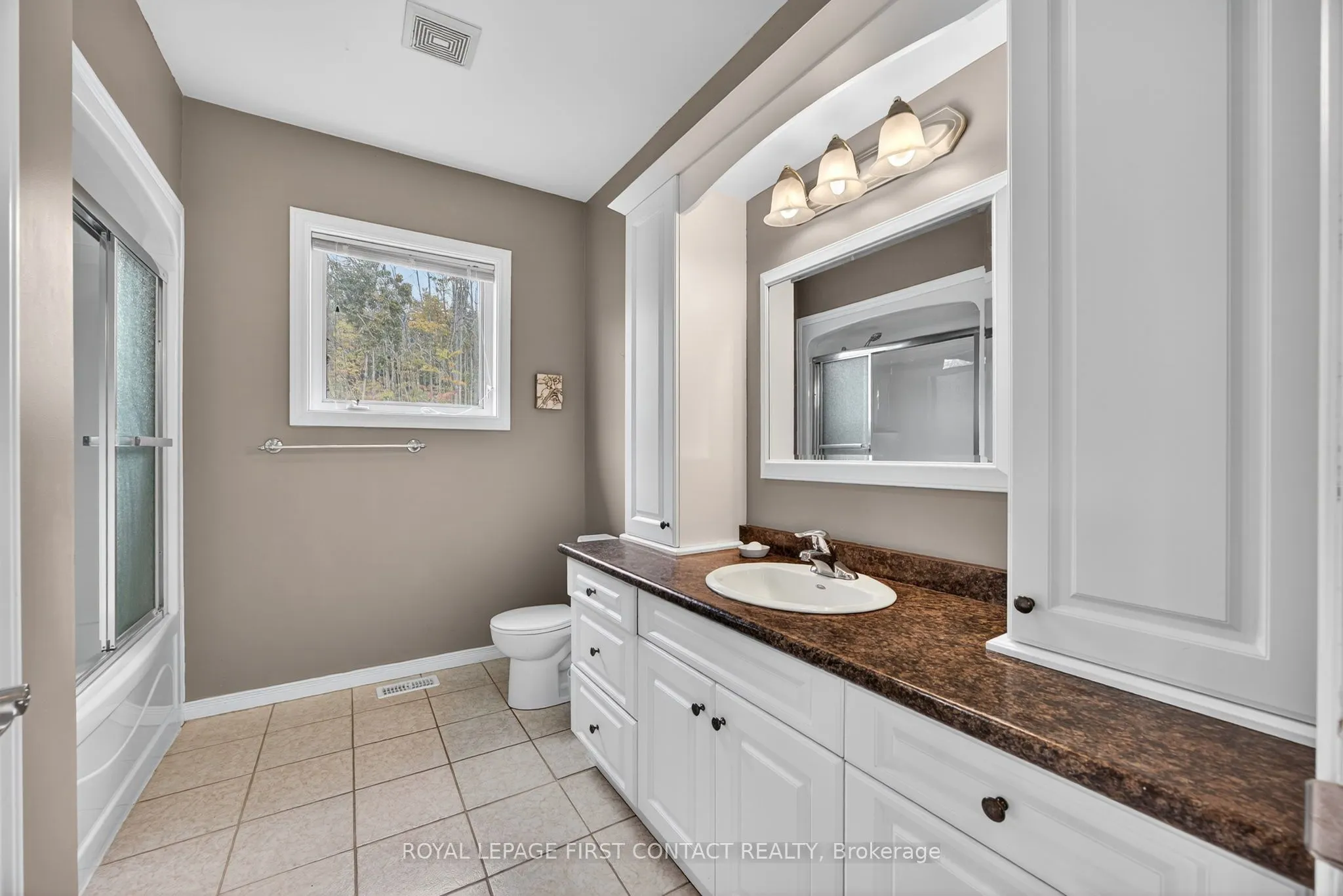 2258 Lakeshore Road E
