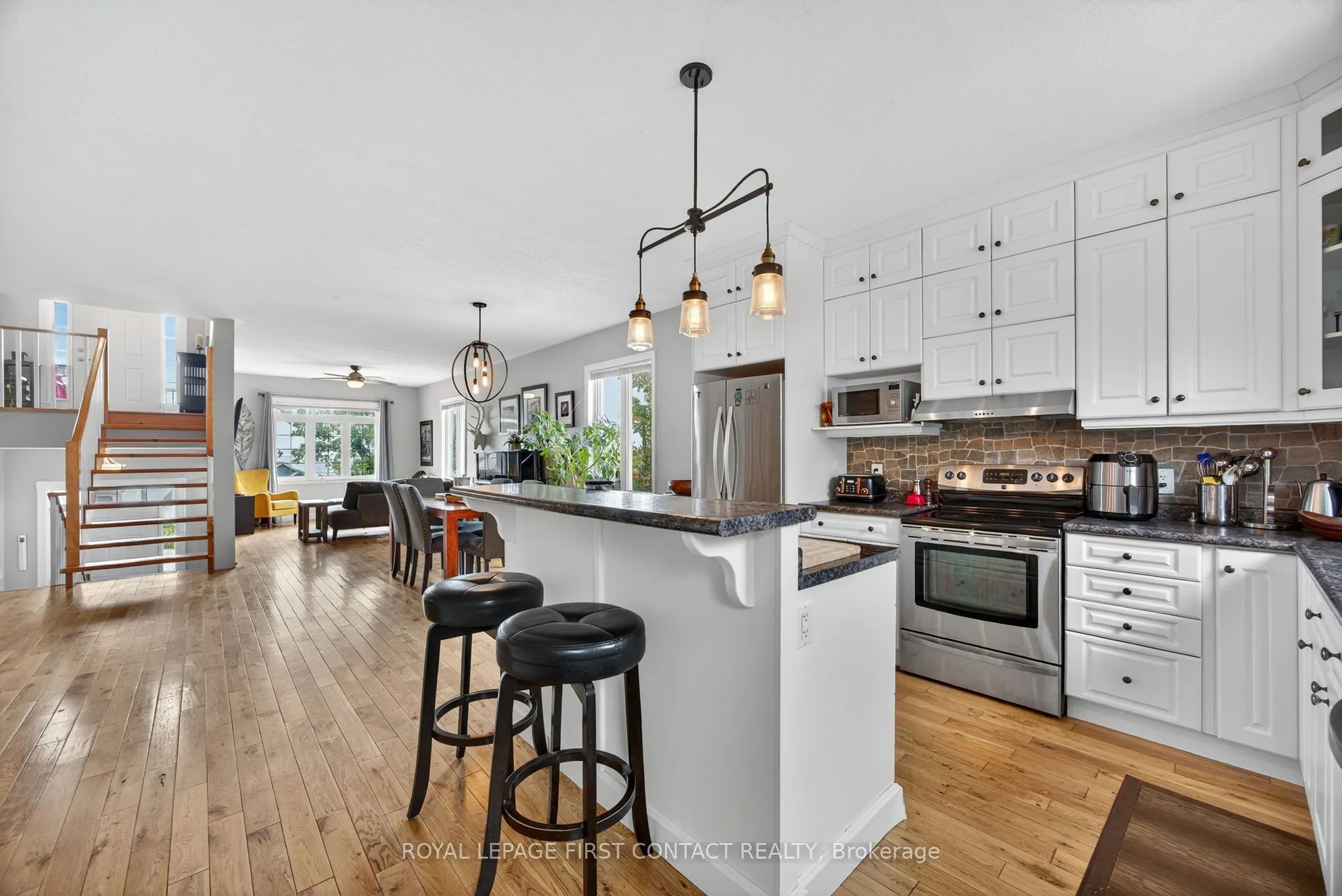 2258 Lakeshore Road E