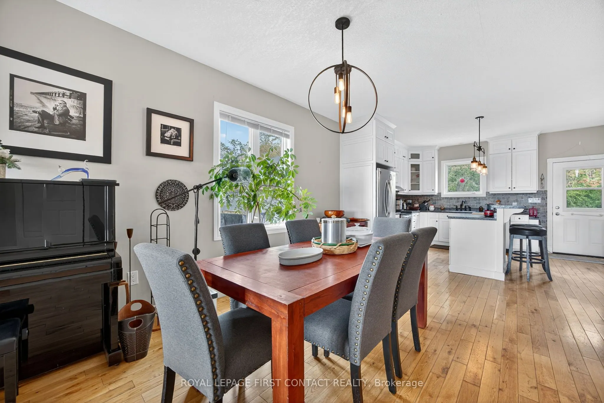 2258 Lakeshore Road E