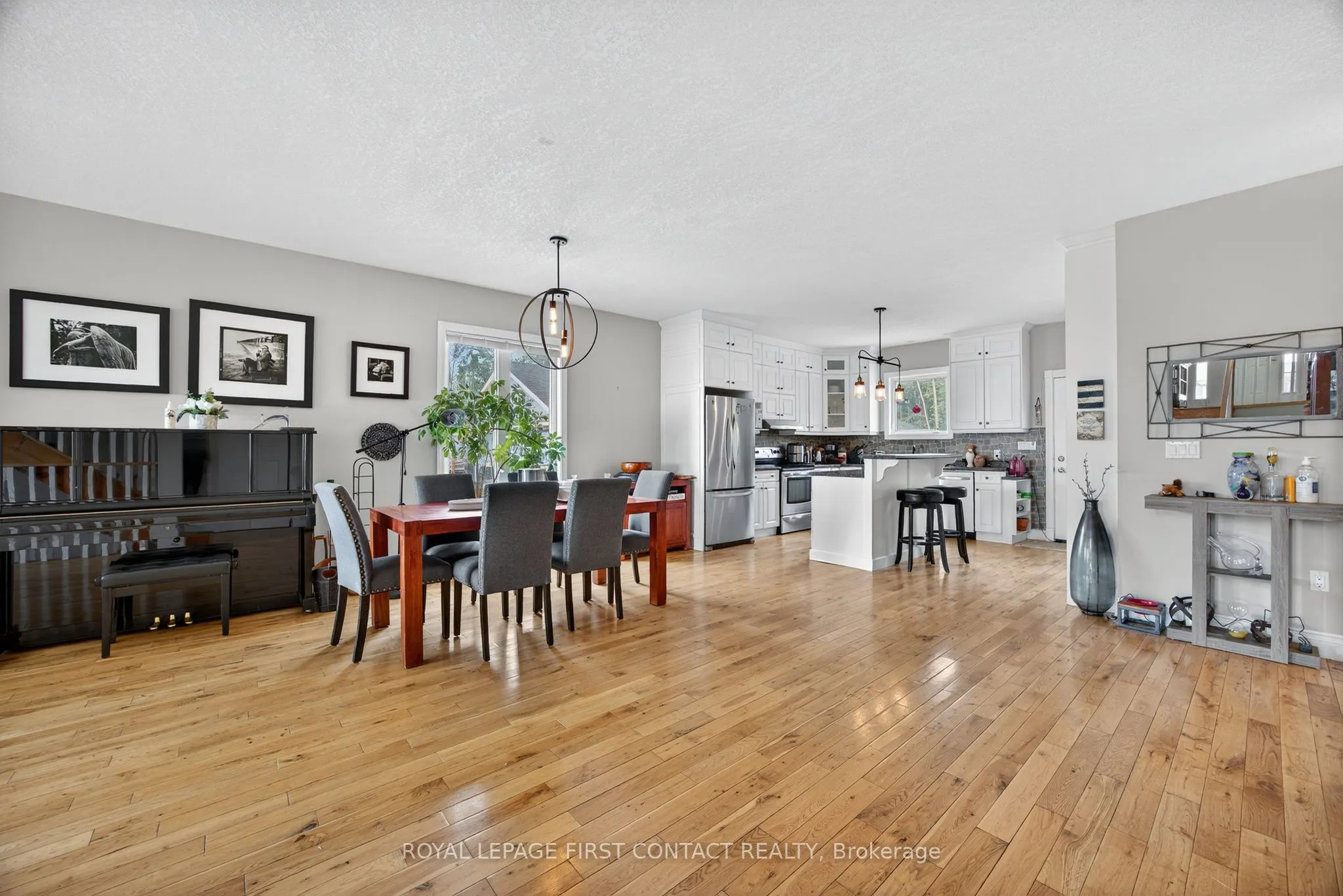 2258 Lakeshore Road E