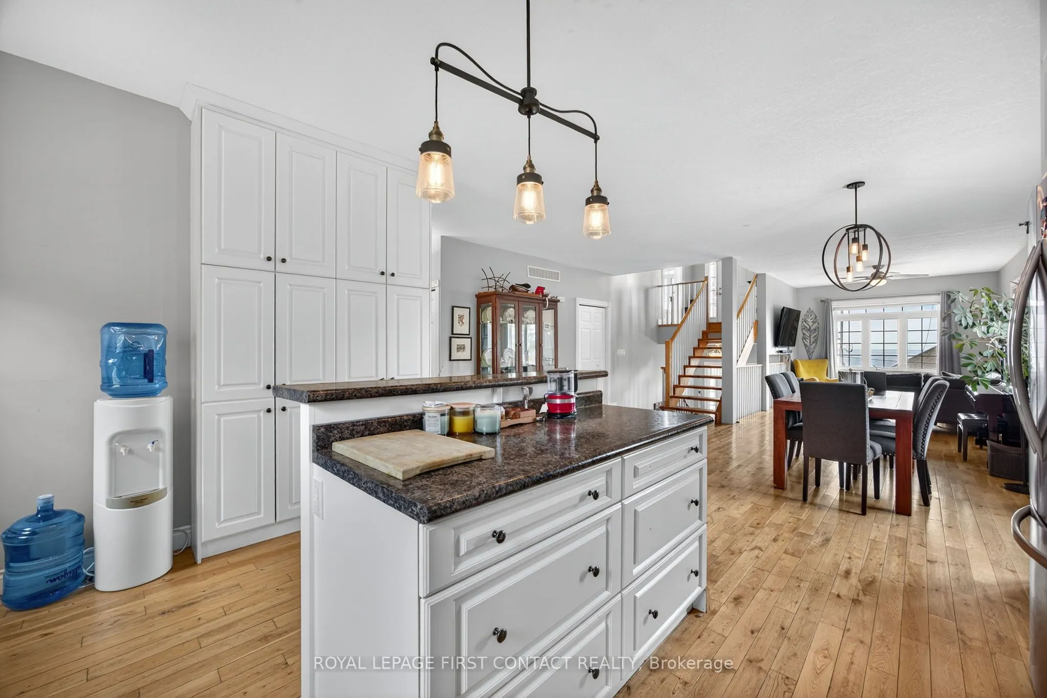 2258 Lakeshore Road E