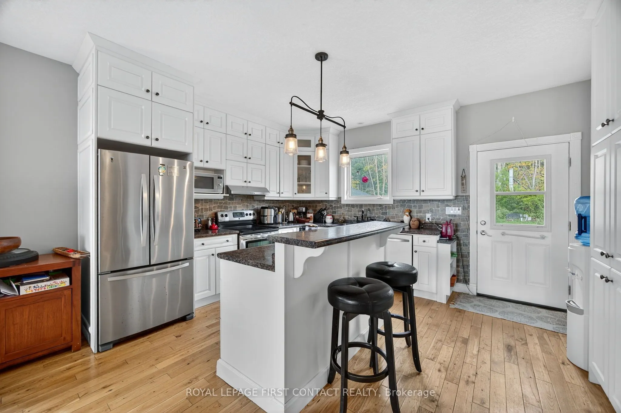 2258 Lakeshore Road E