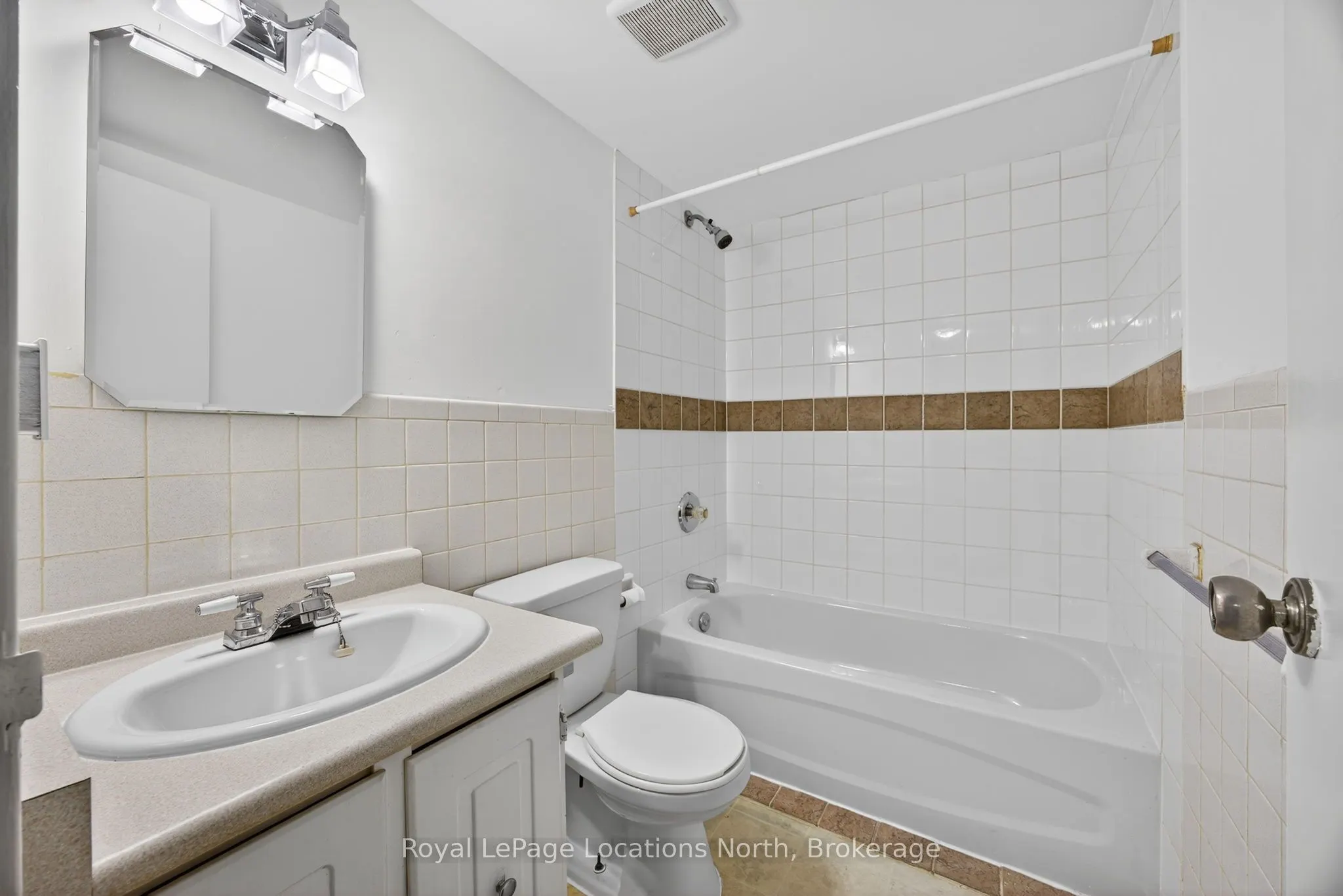 460 Ontario Street, #209