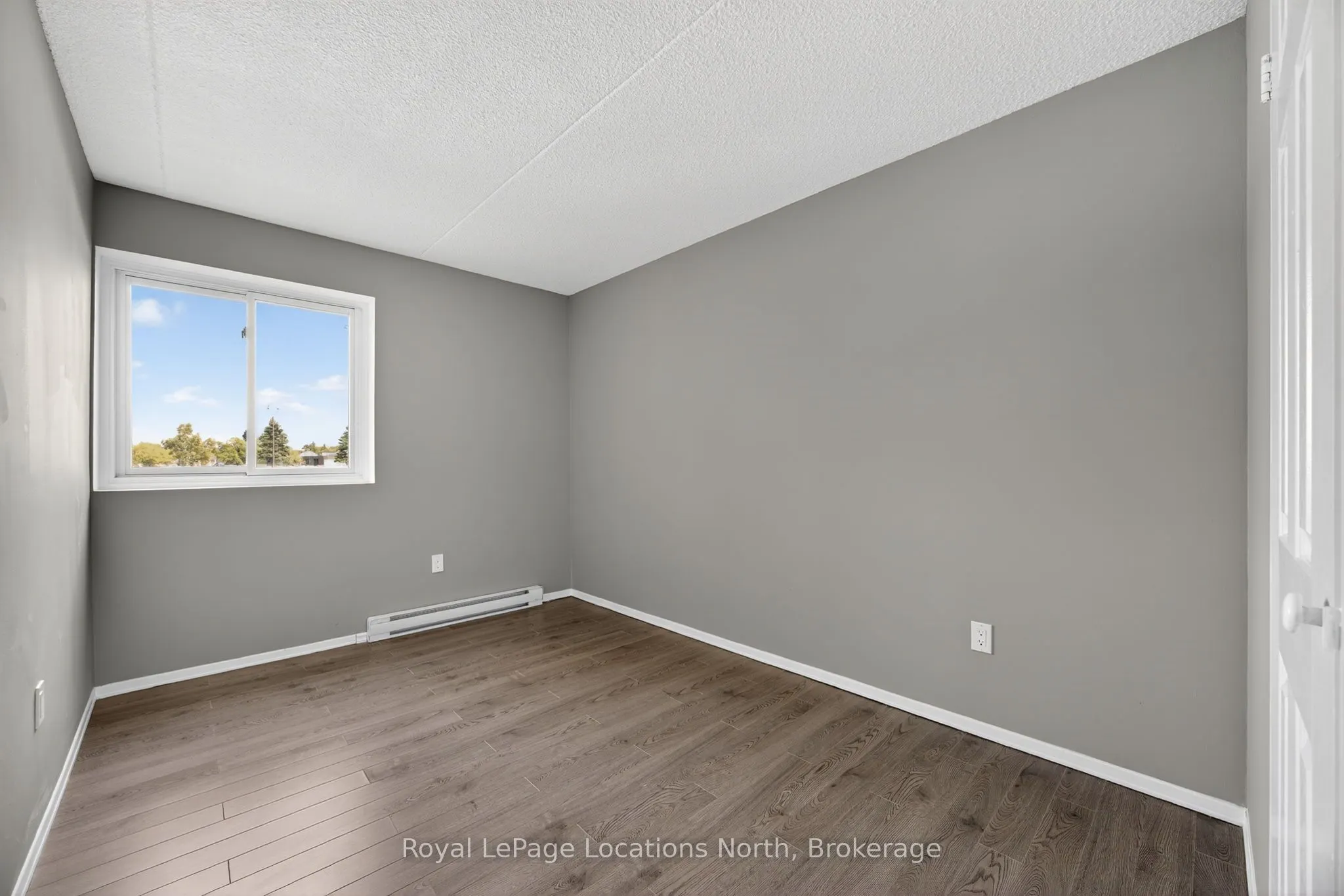 460 Ontario Street, #209
