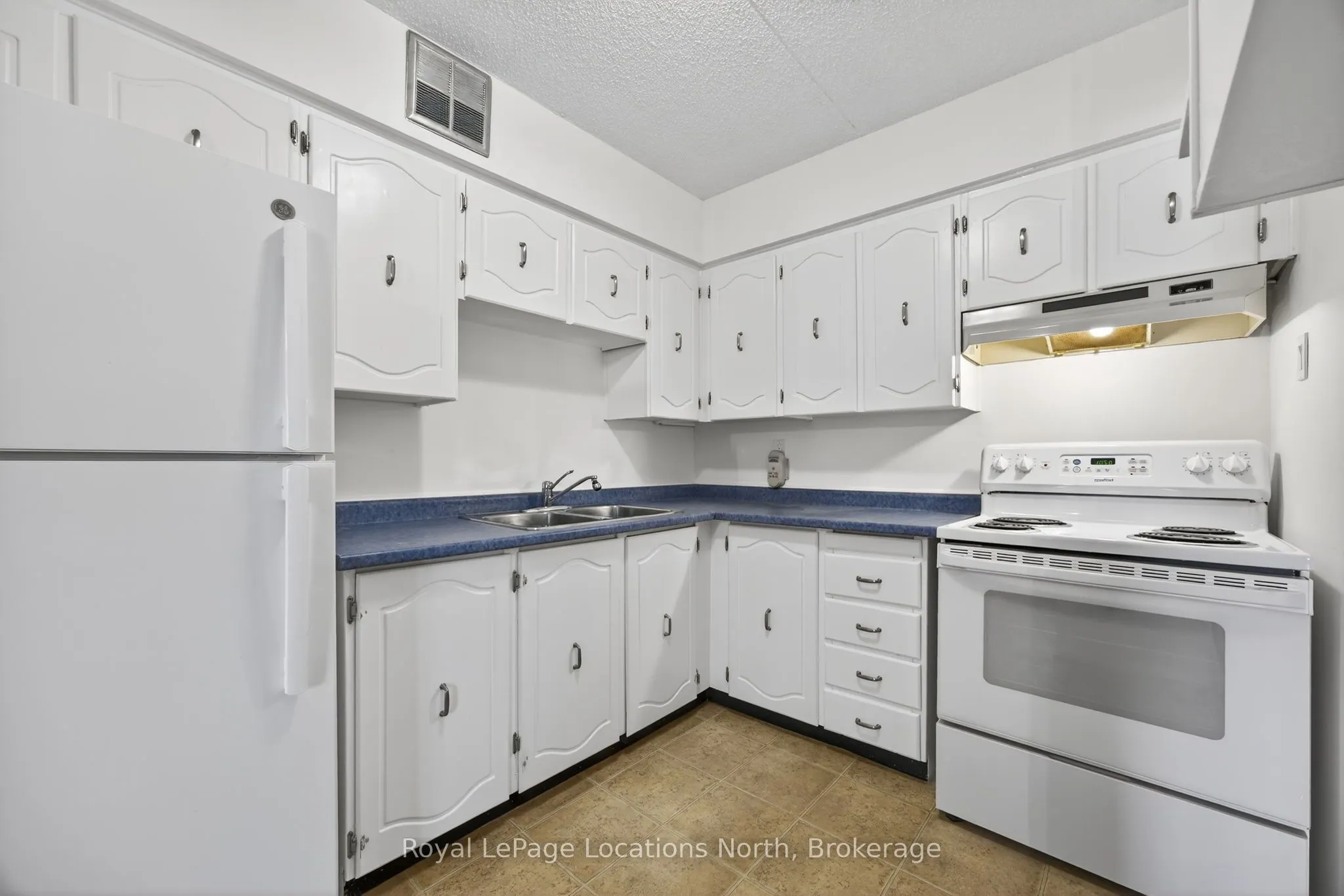 460 Ontario Street, #209