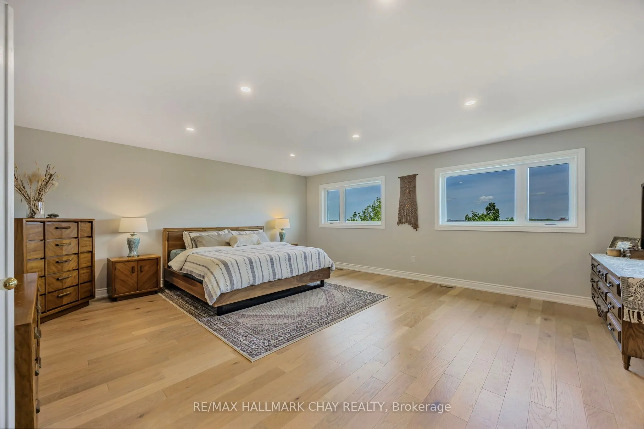 12 Prince Of Wales Drive