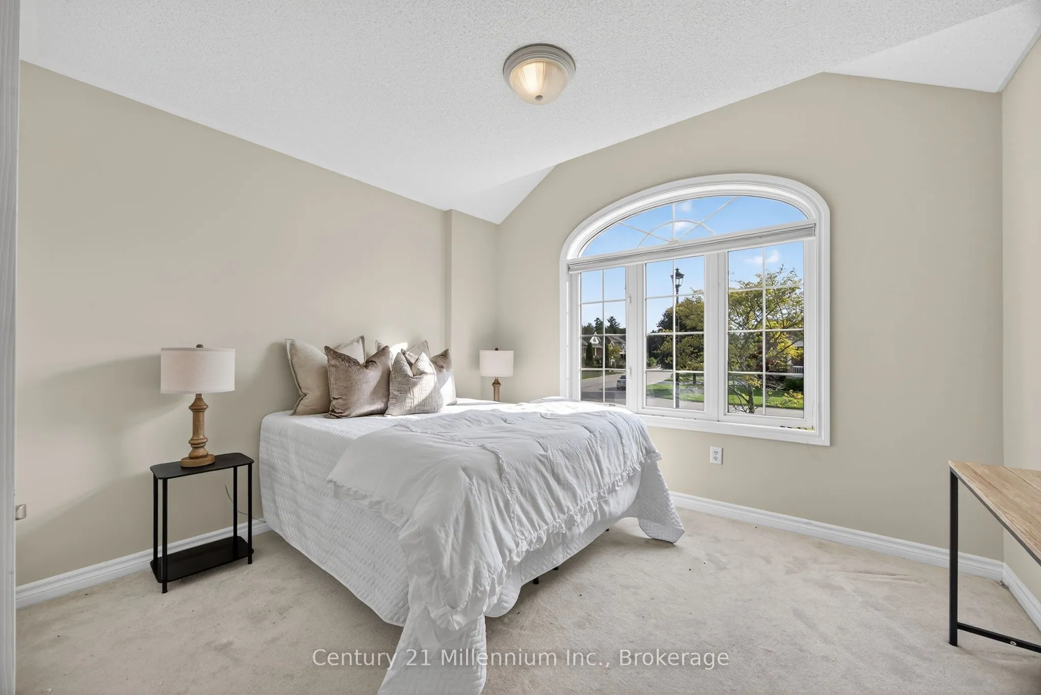 45 Red Pine Crescent