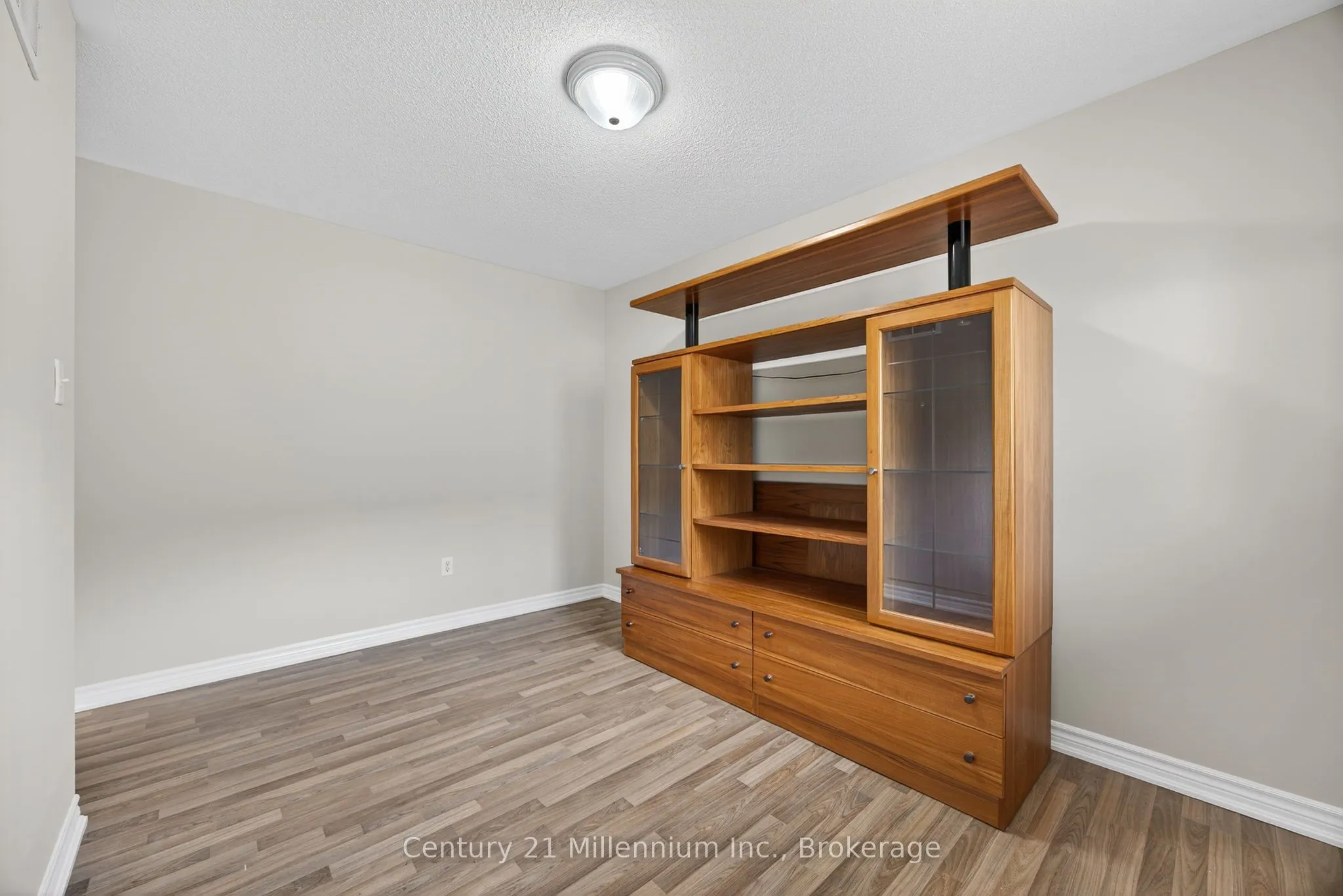 45 Red Pine Crescent