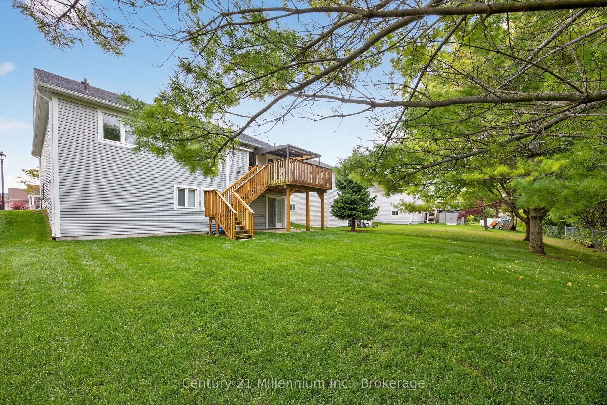 45 Red Pine Crescent