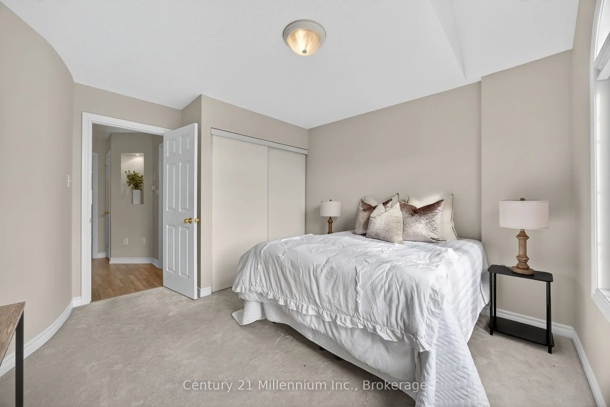 45 Red Pine Crescent