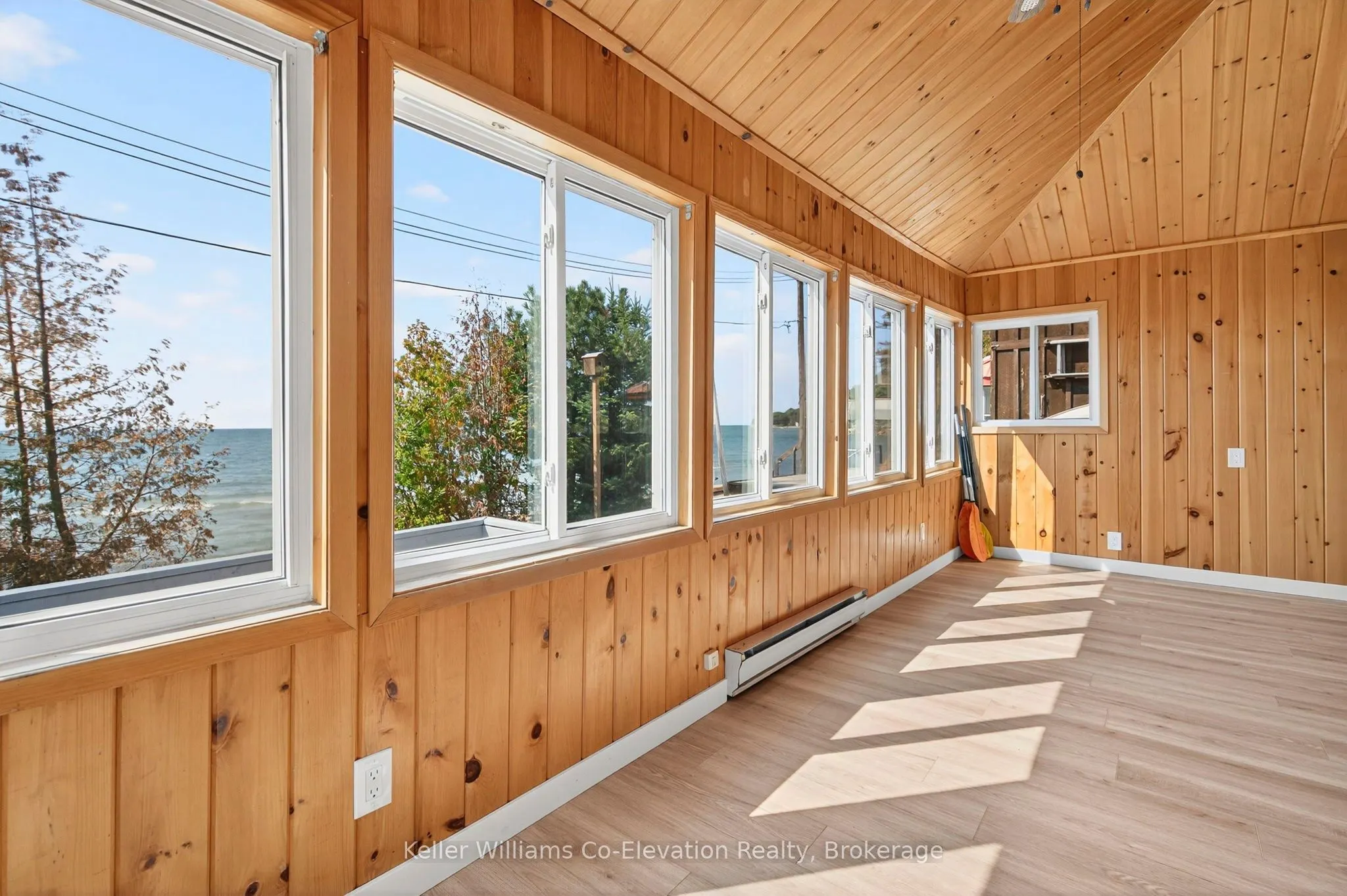1948 Tiny Beaches Road South Road S