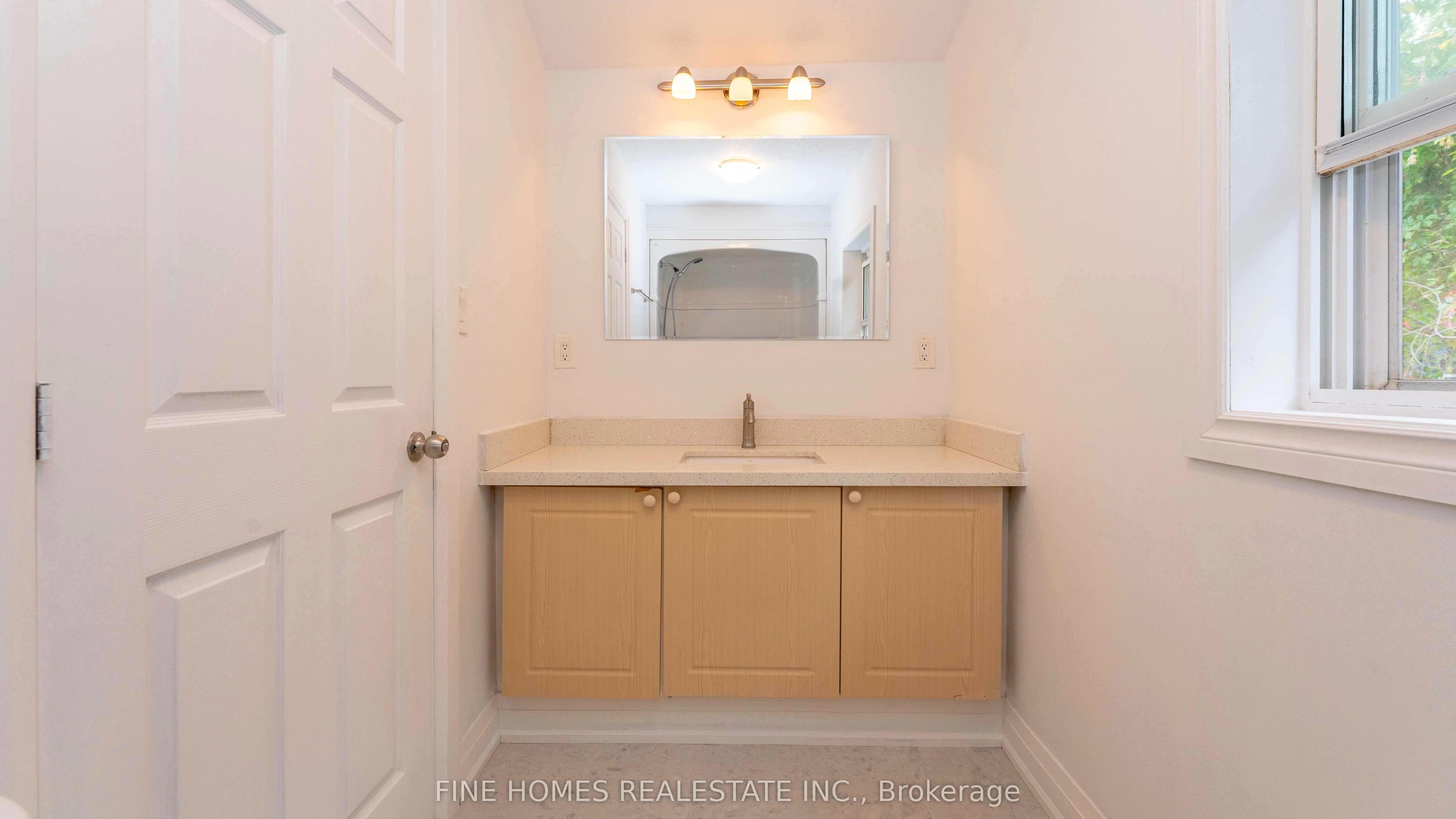 119 Albert Street S