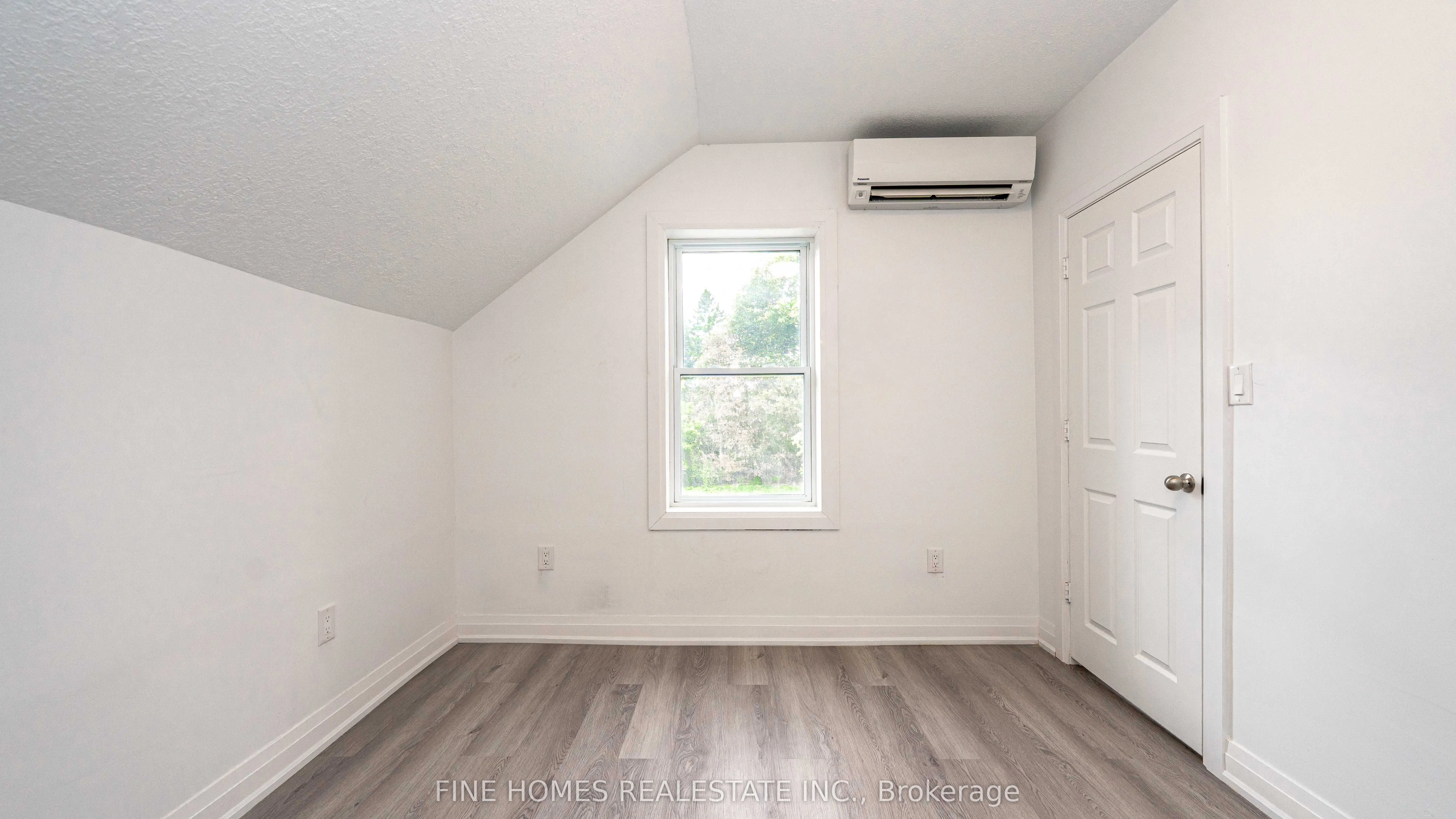 119 Albert Street S