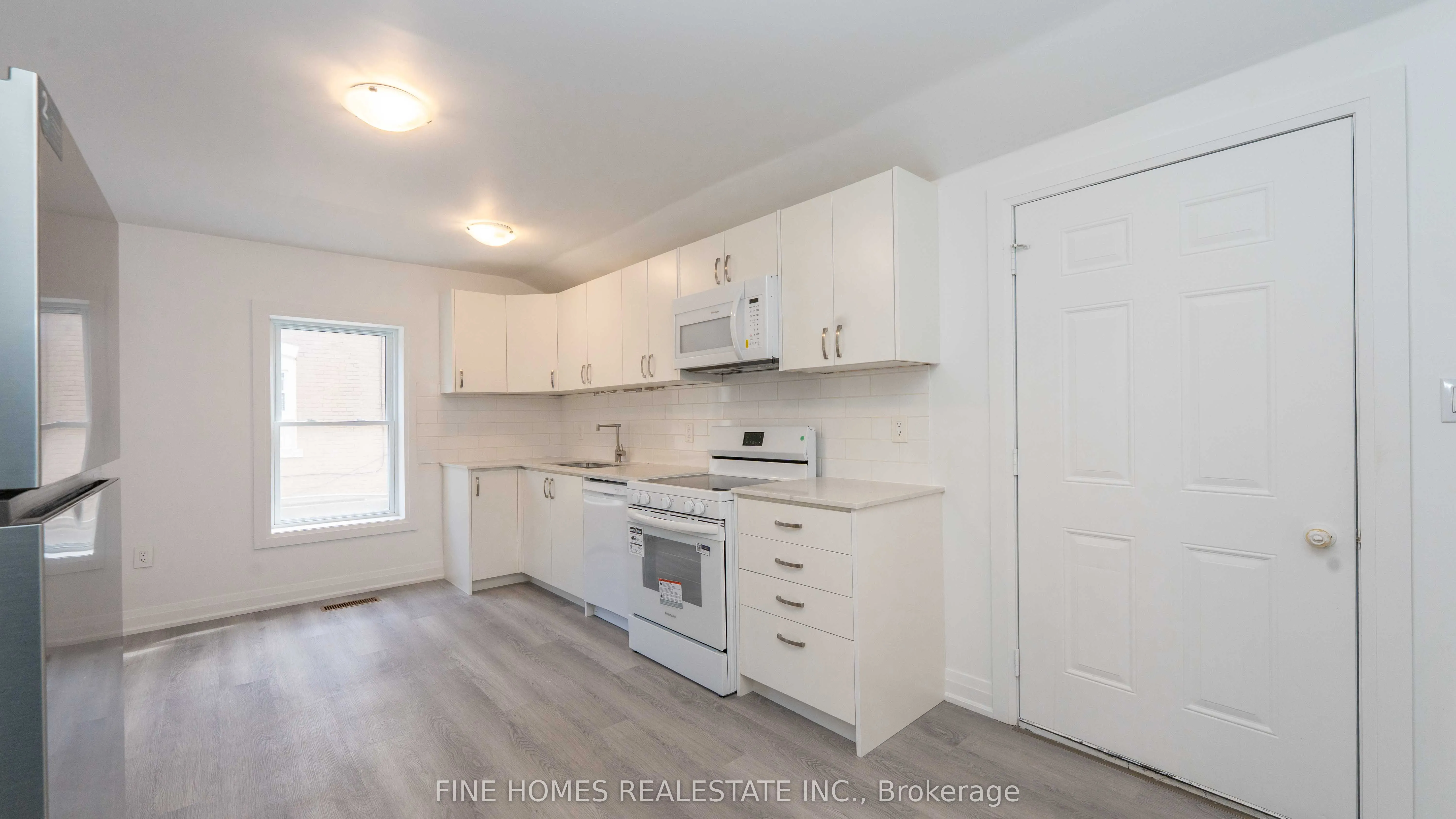 119 Albert Street S