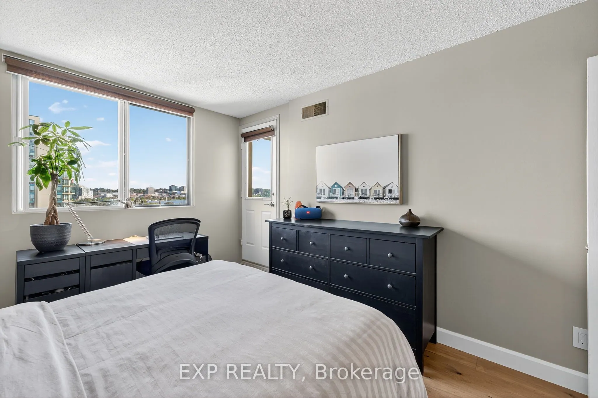 75 Ellen Street, #906