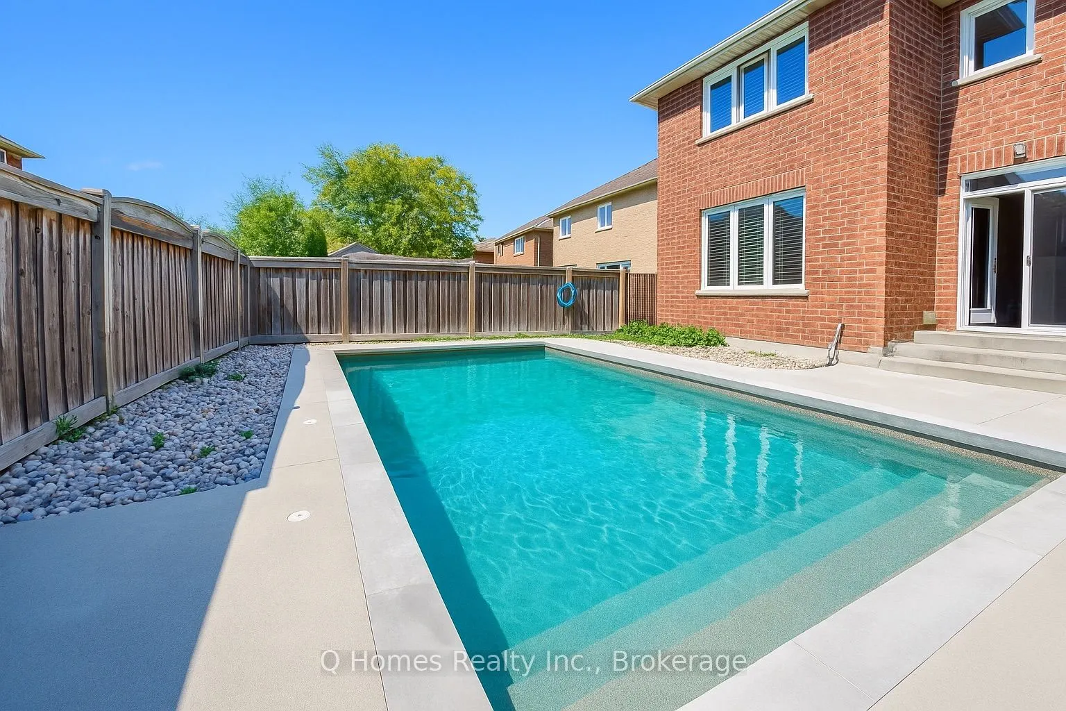 33 Graihawk Drive
