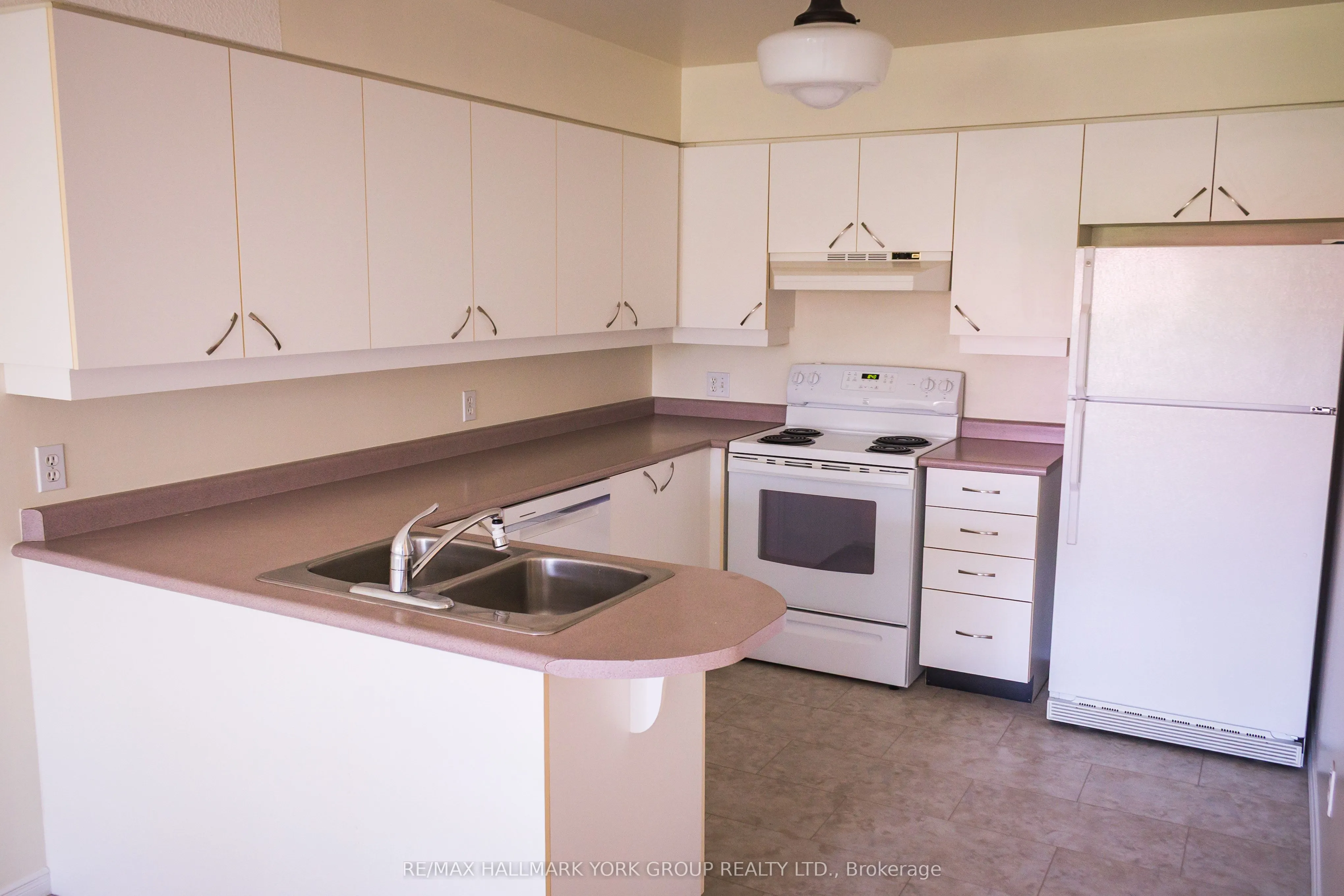143 Edgehill Drive, #408