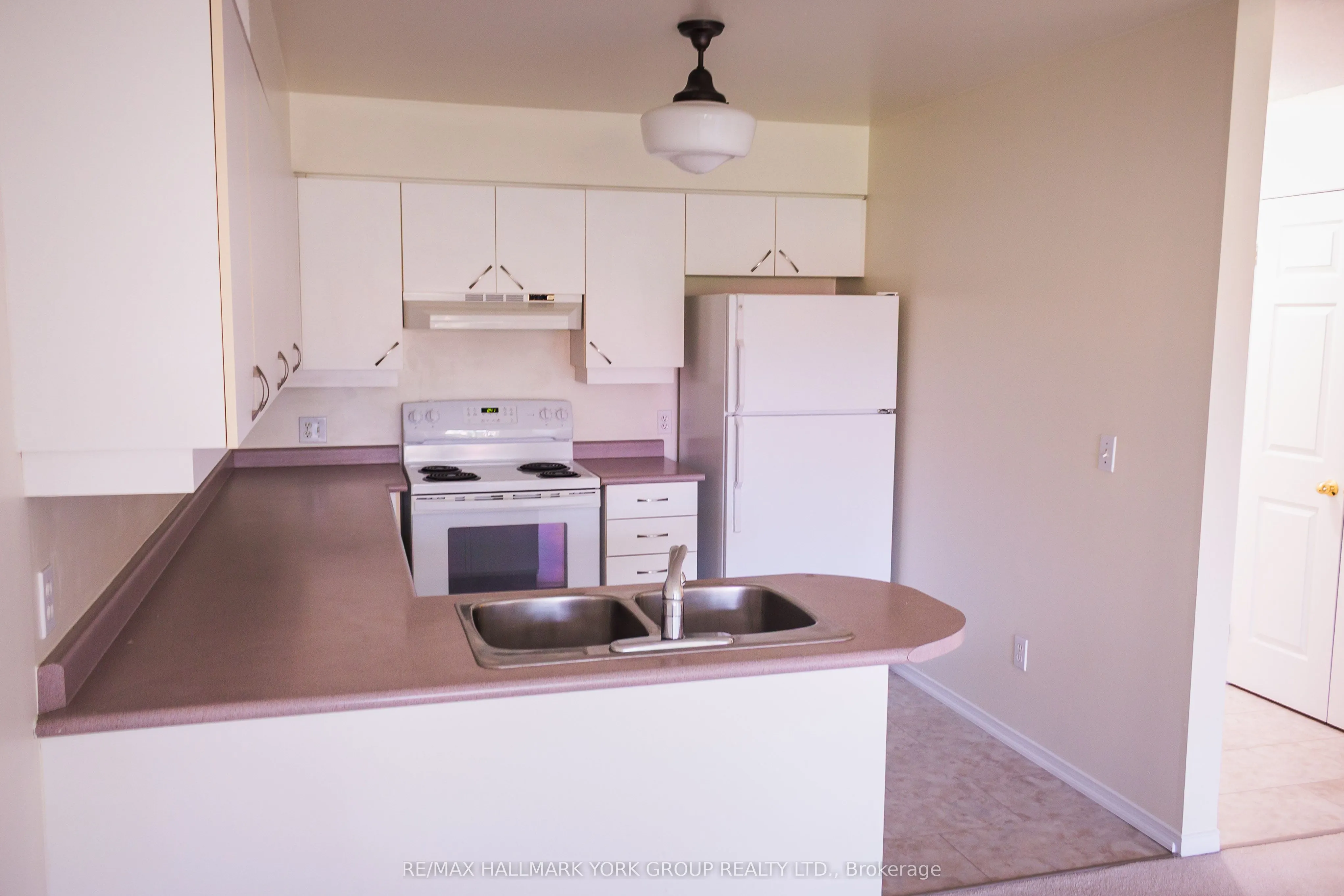 143 Edgehill Drive, #408