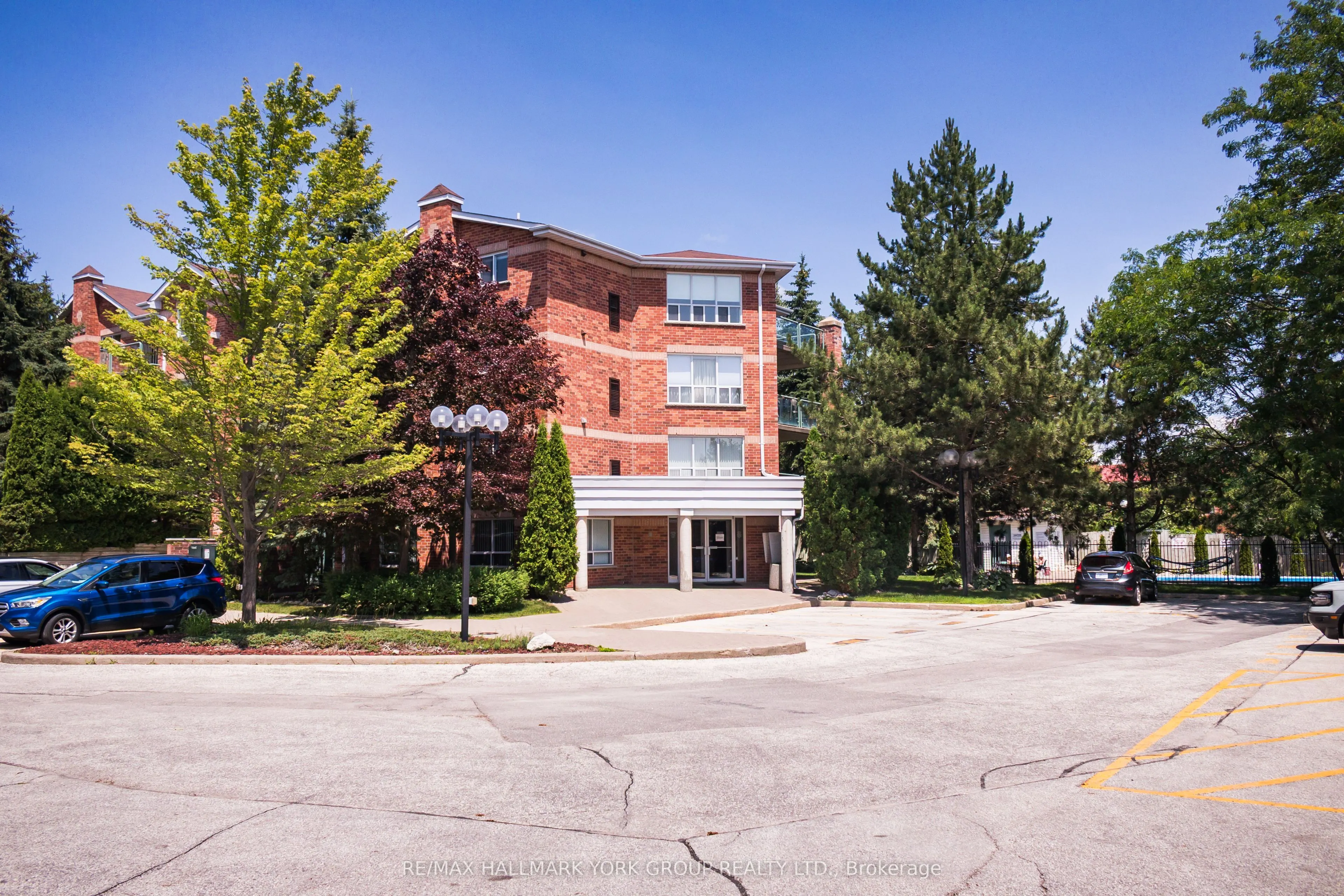 143 Edgehill Drive, #408
