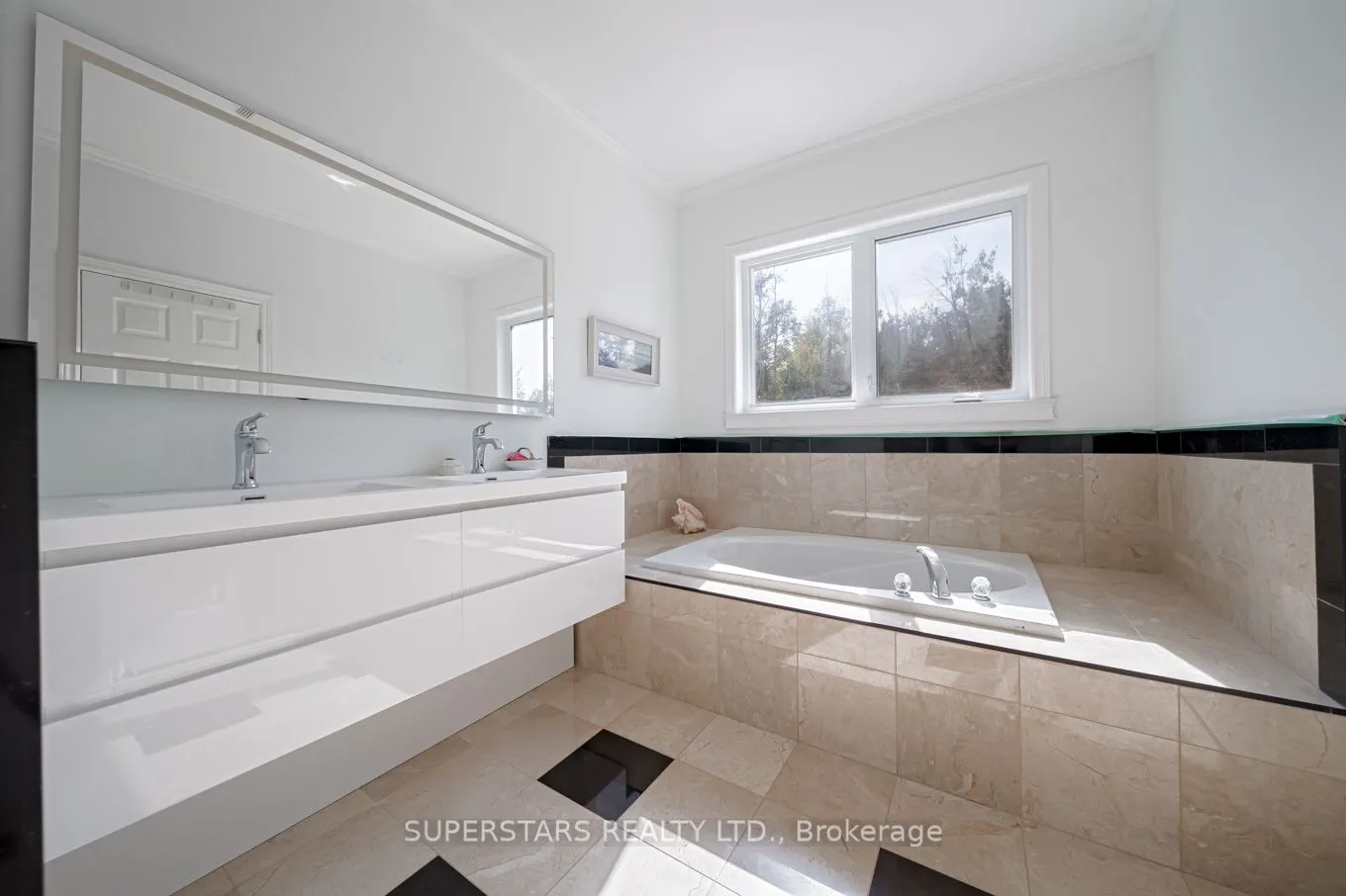 36 Red Oak Crescent