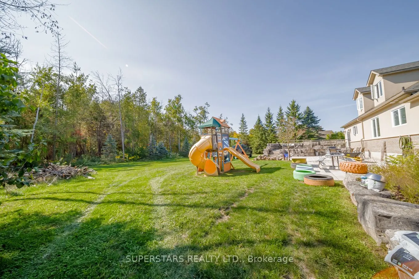 36 Red Oak Crescent