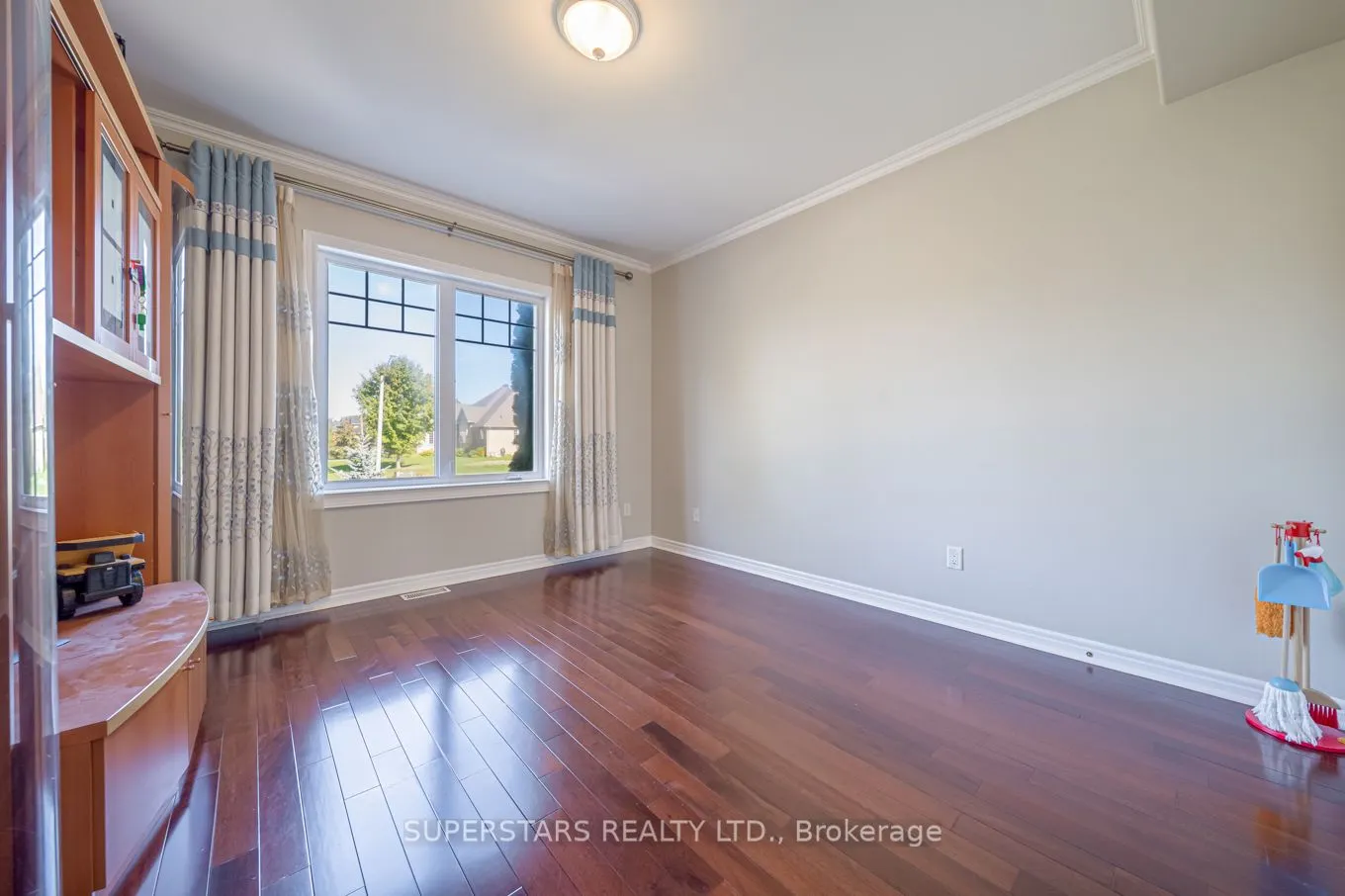 36 Red Oak Crescent