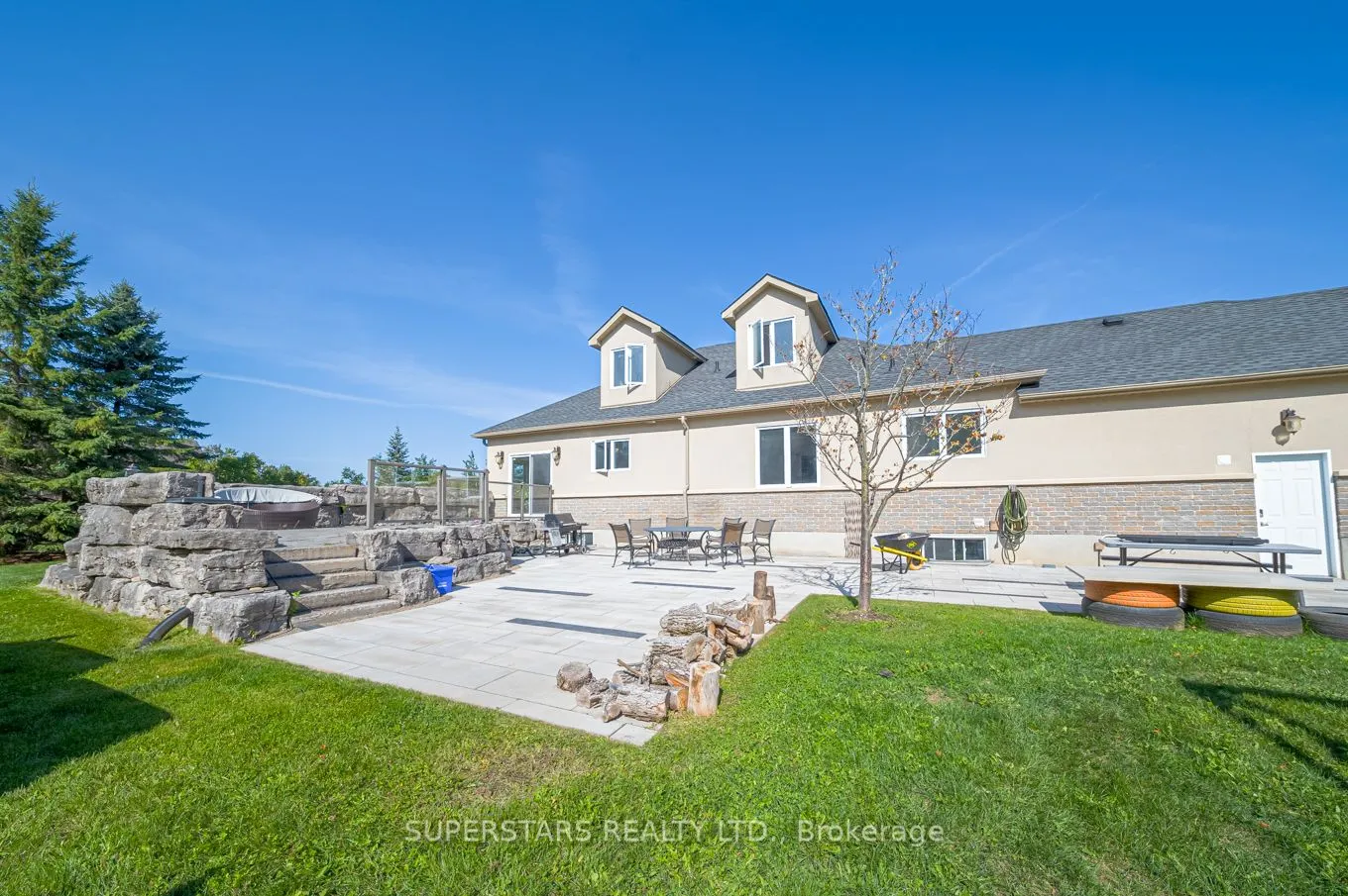 36 Red Oak Crescent
