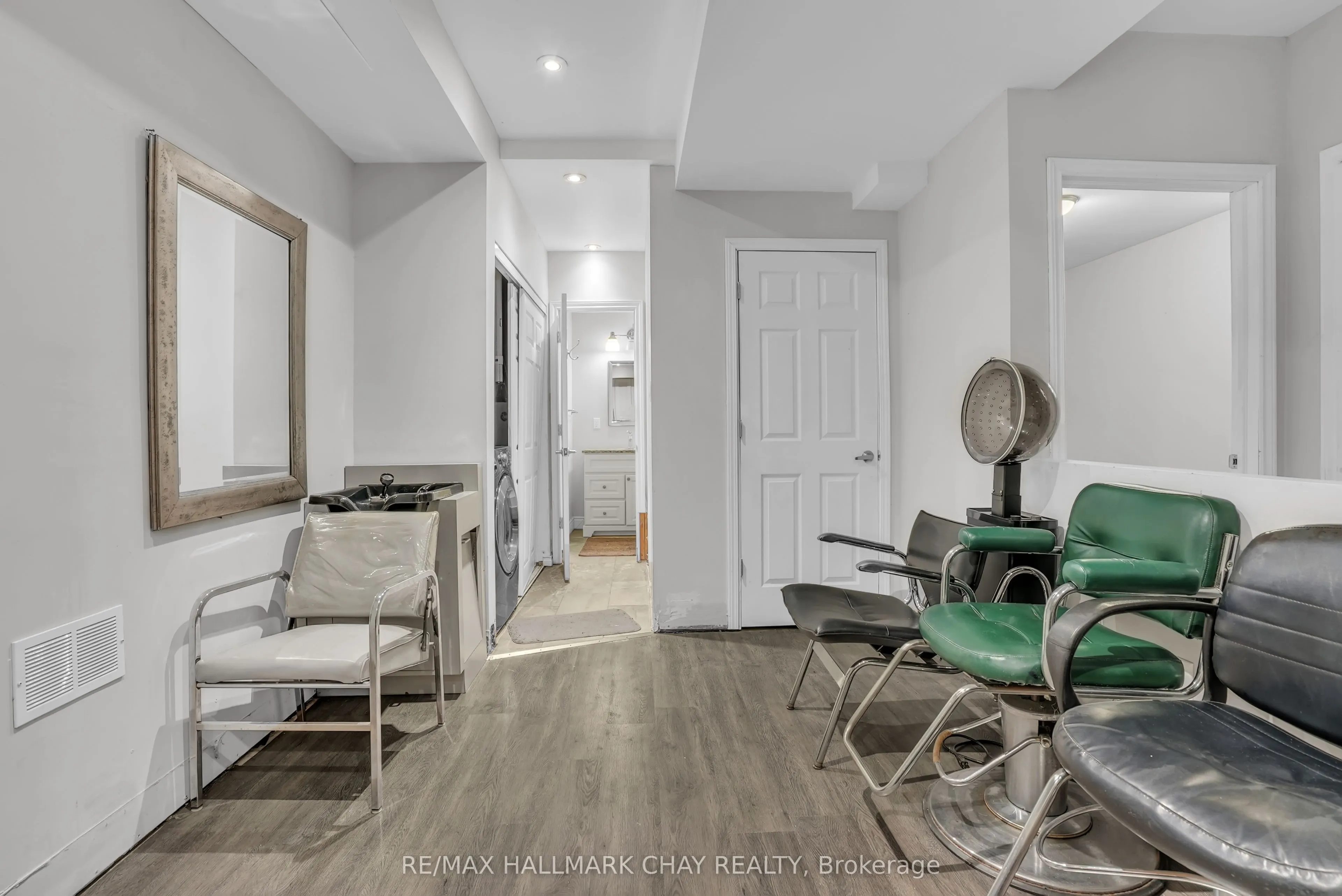 30 Rosenfeld Drive
