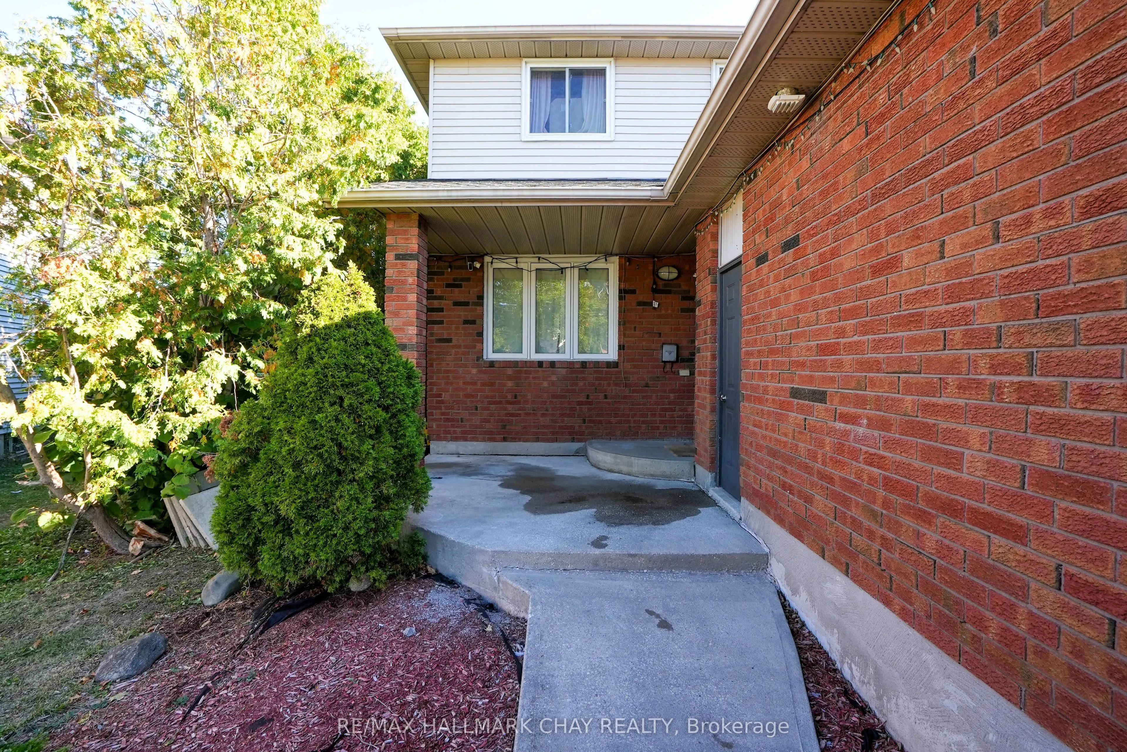 30 Rosenfeld Drive